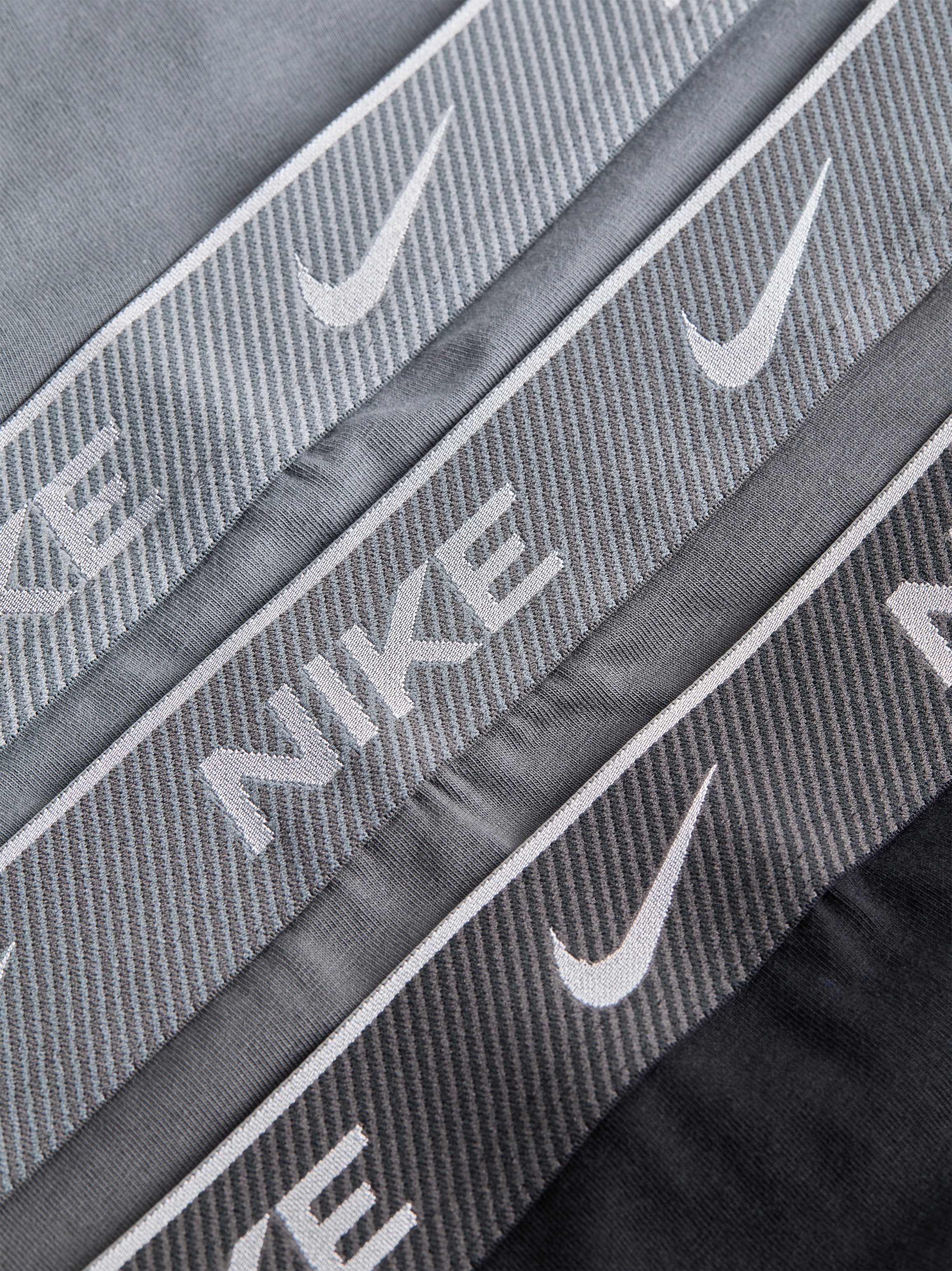 NIKE Underwear Trunk »TRUNK 3PK«, (Packung, 3 St., 3er), mit farbigem NIKE Logo-Elastikbund