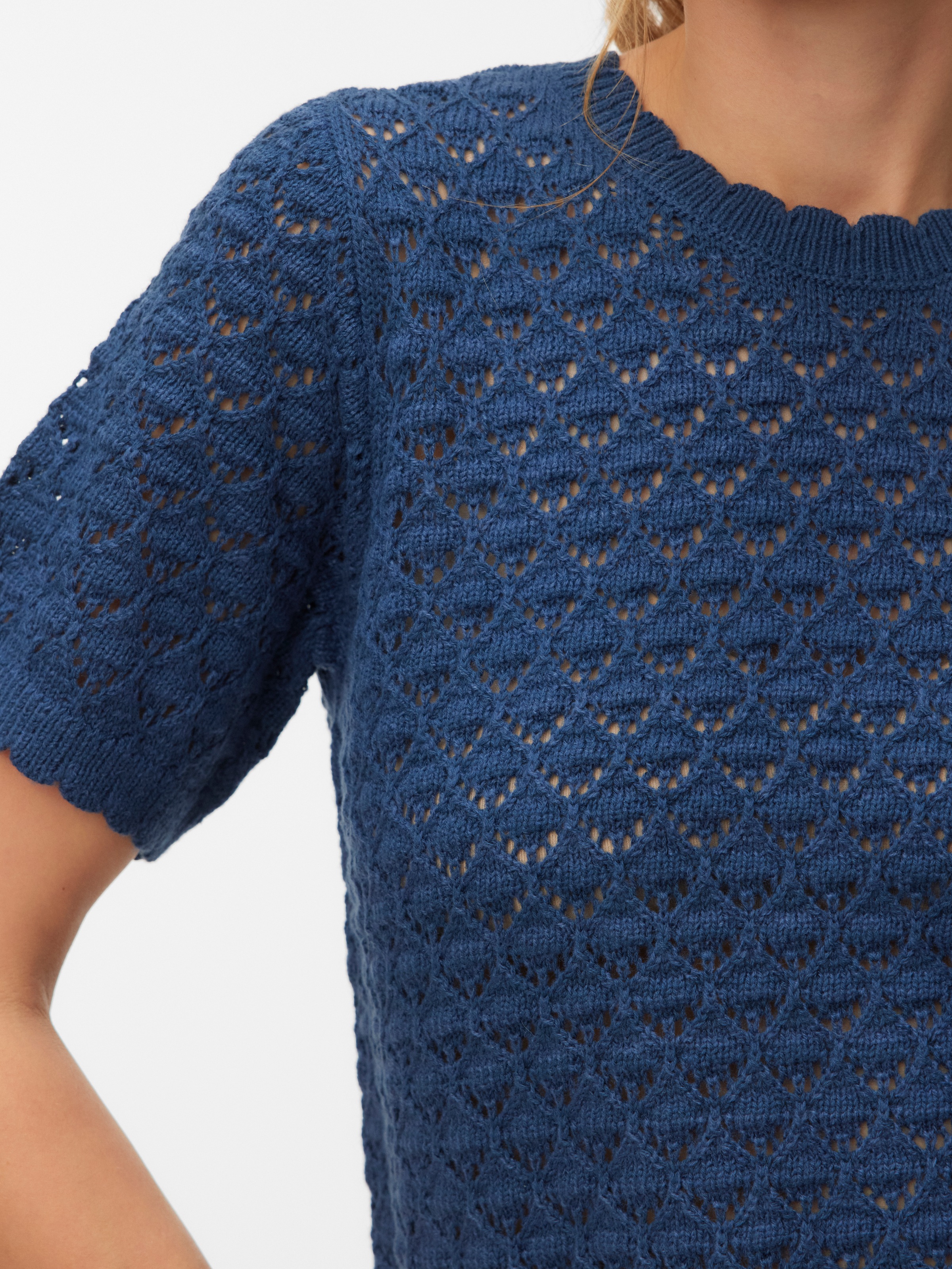 Thumbnail - Vero Moda Stricktop "VMJAQUELINE SS O-NECK TOP BOO" mit zartem Muster