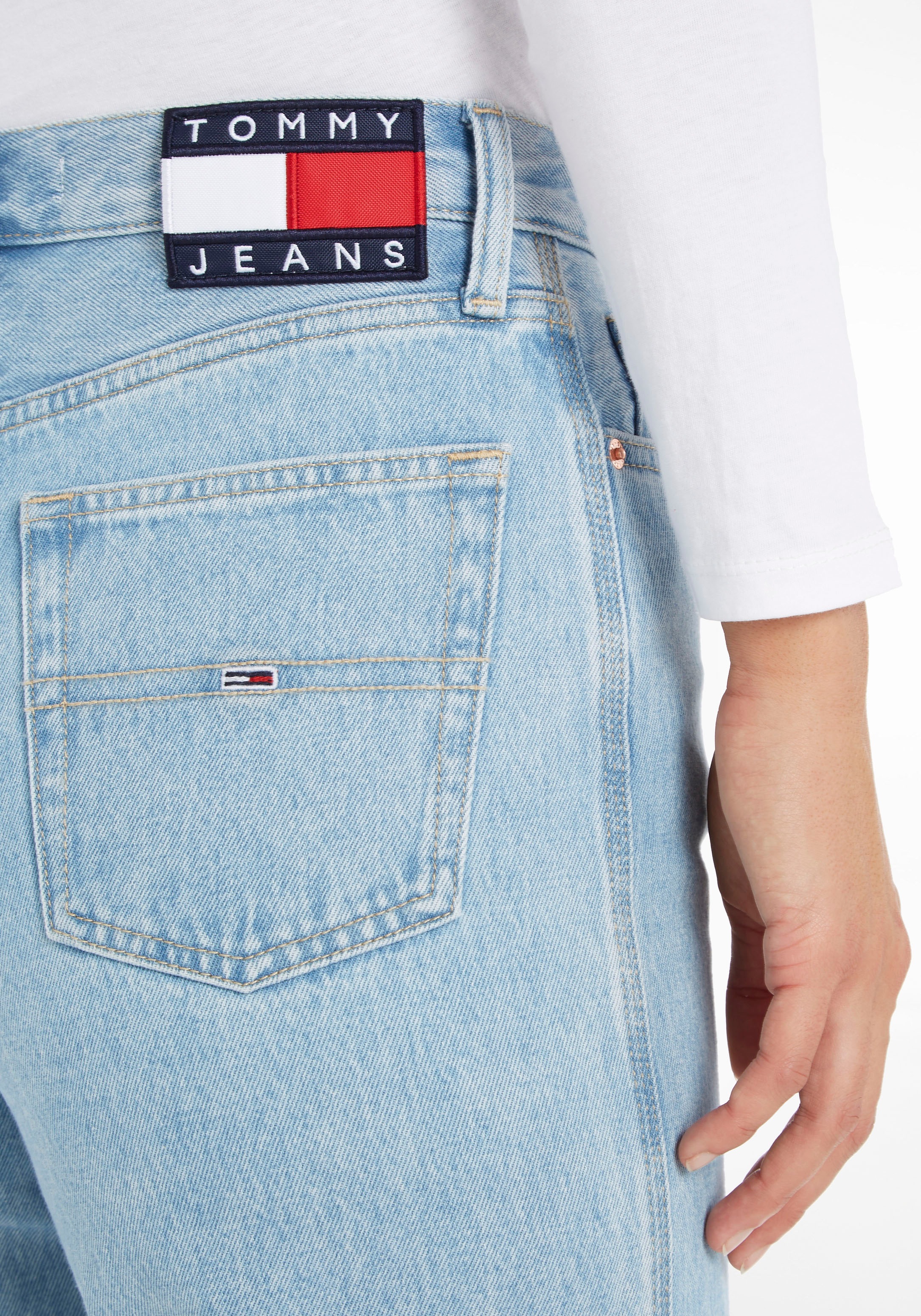 Tommy Jeans Weite Jeans, mit Tommy Jeans Logobadges