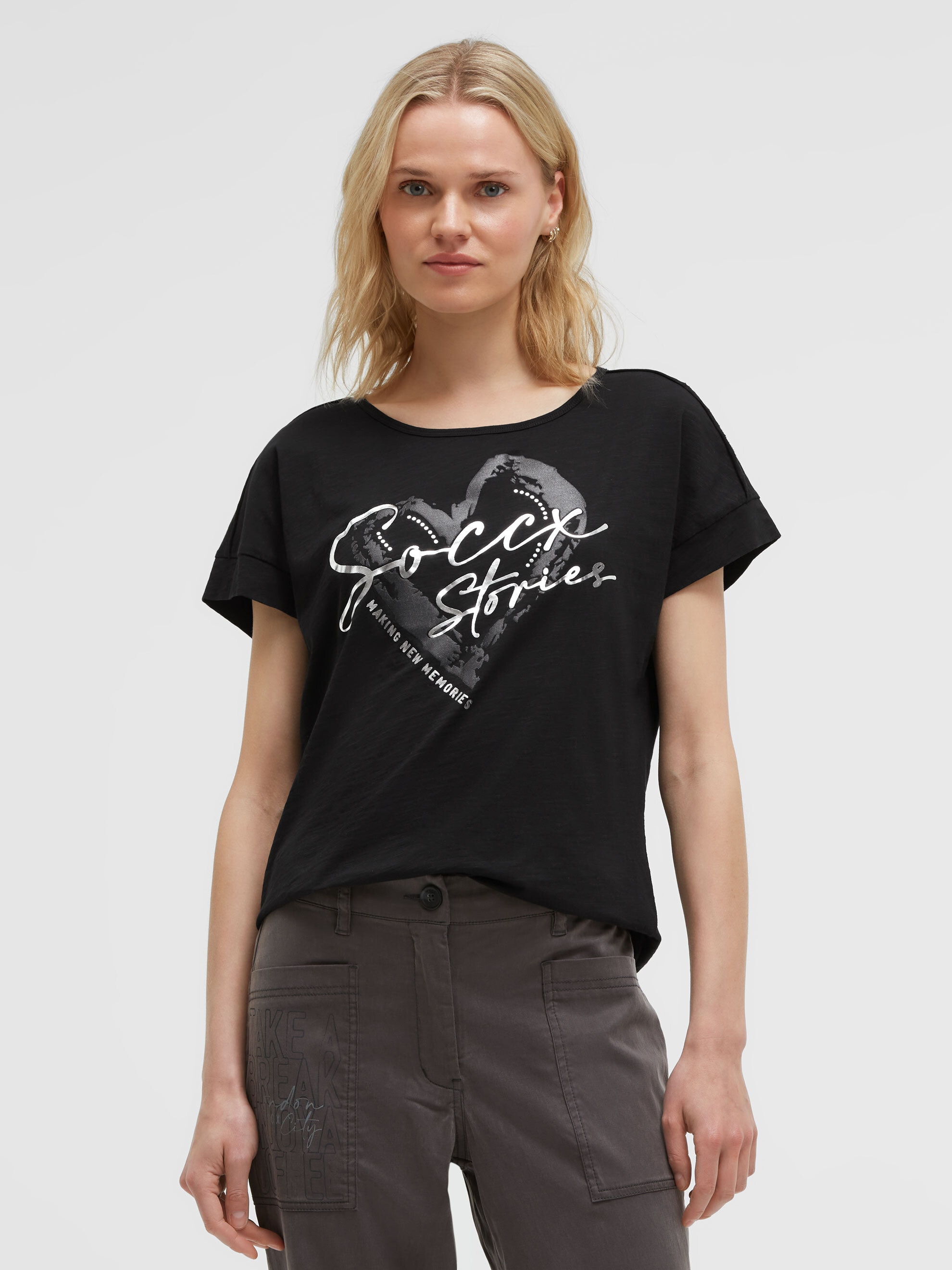 SOCCX Rundhalsshirt mit überschnittener Schulter