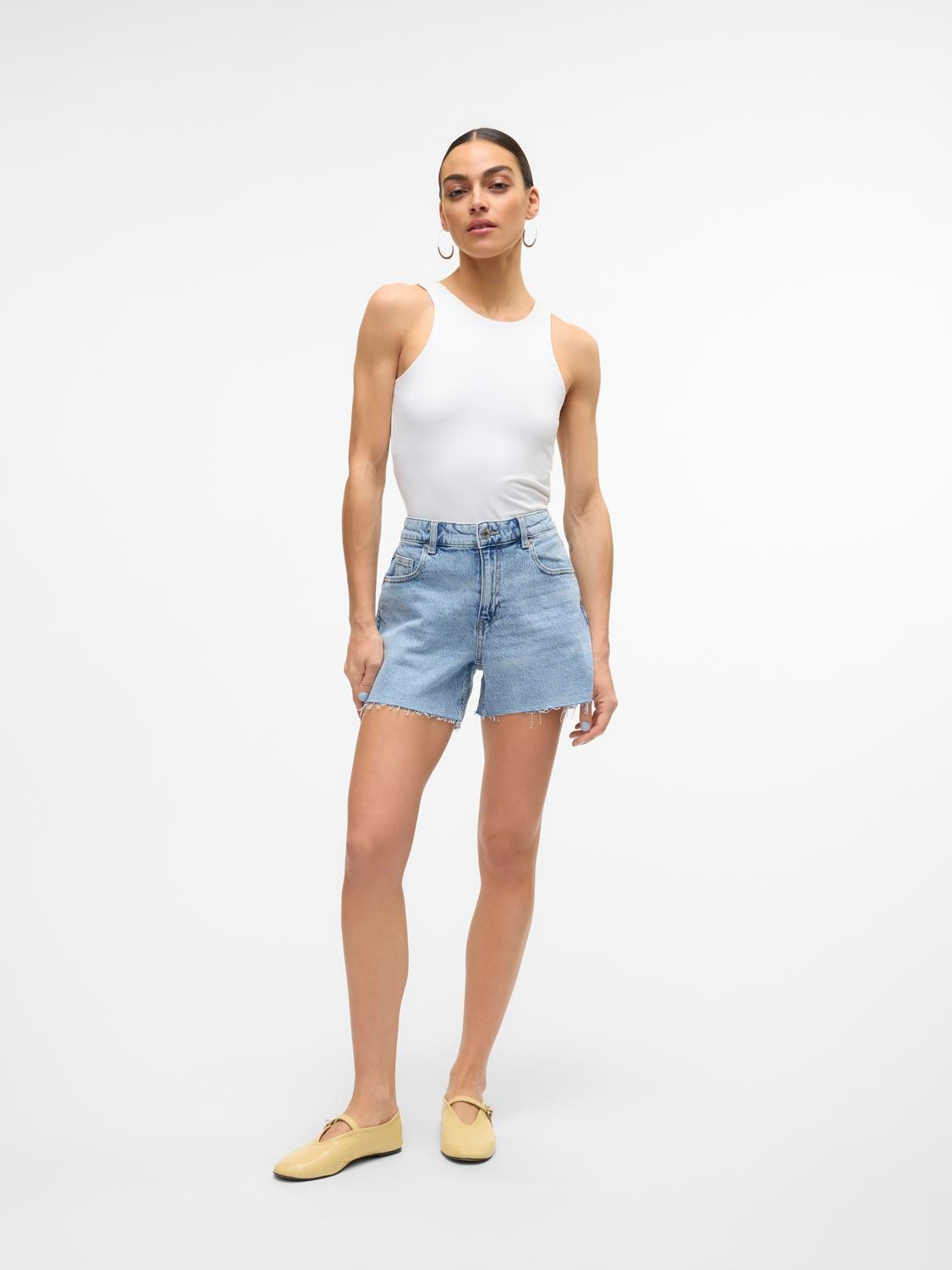 Vero Moda Jeansshorts »VMTESS MR SHORT DNM SHORTS MIX GA NOOS«