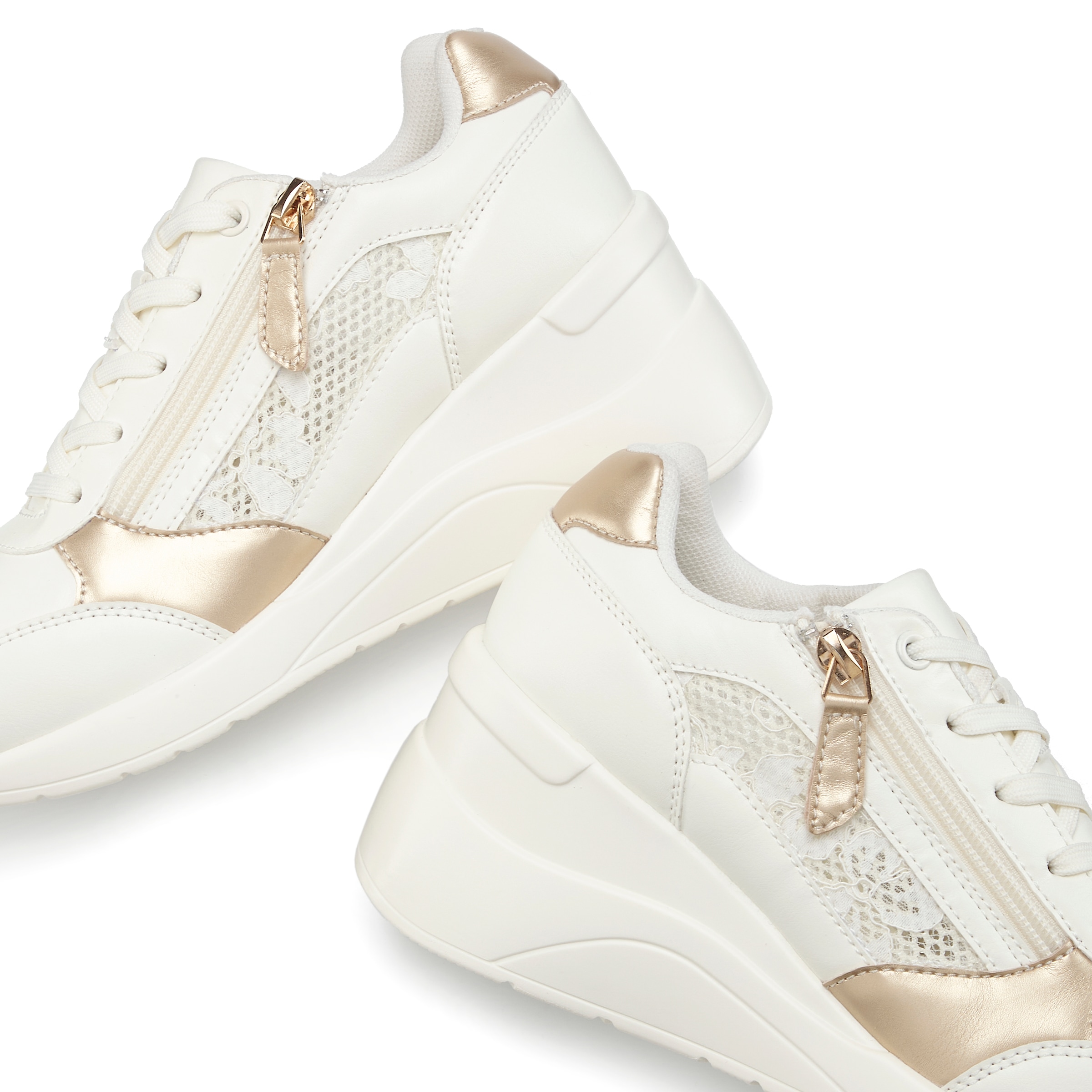 LASCANA Sneaker »Freizeitschuh, Halbschuh,«, mit innenliegendem Keilabsatz und Spitzendetails VEGAN
