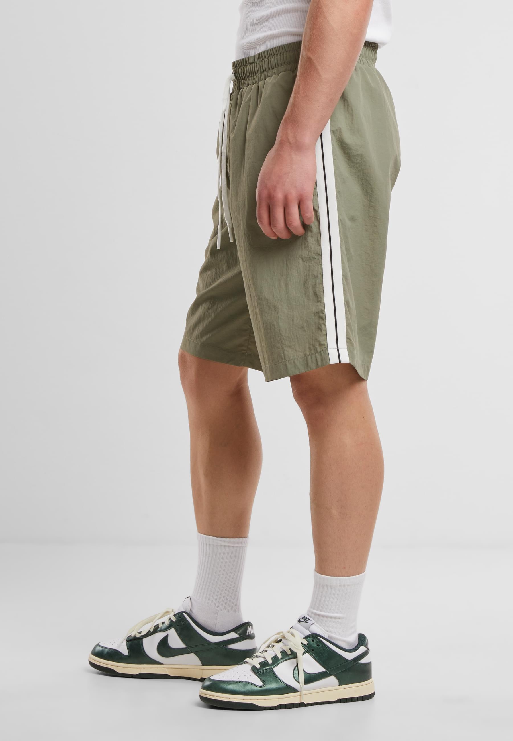 URBAN CLASSICS Badeshorts »Urban Classics Board Shorts With Patched Stripe«