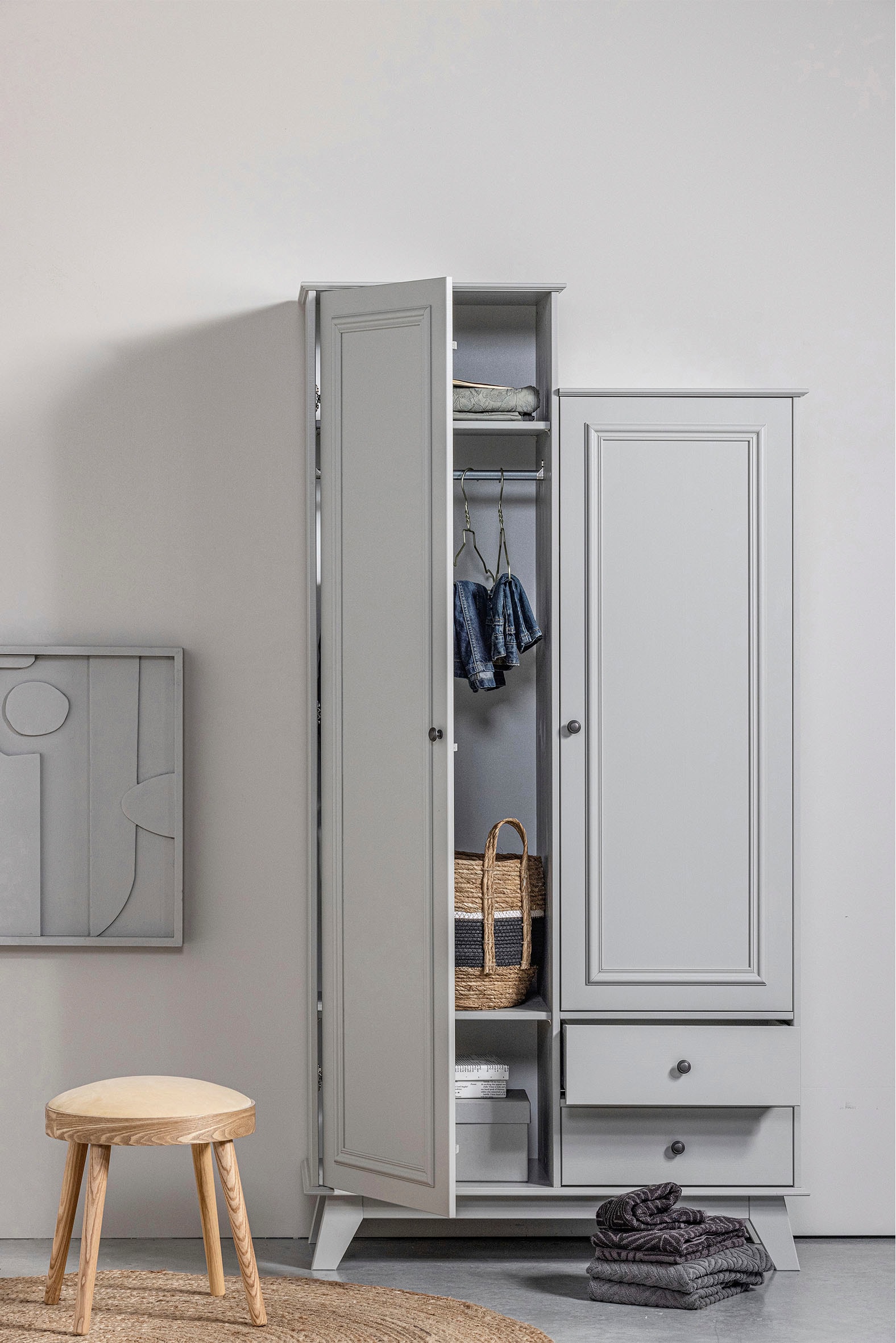 WOOOD Garderobenschrank »Lily«, massives Kiefernholz, mit Kleiderstange, H 190 cm x B 98 cm