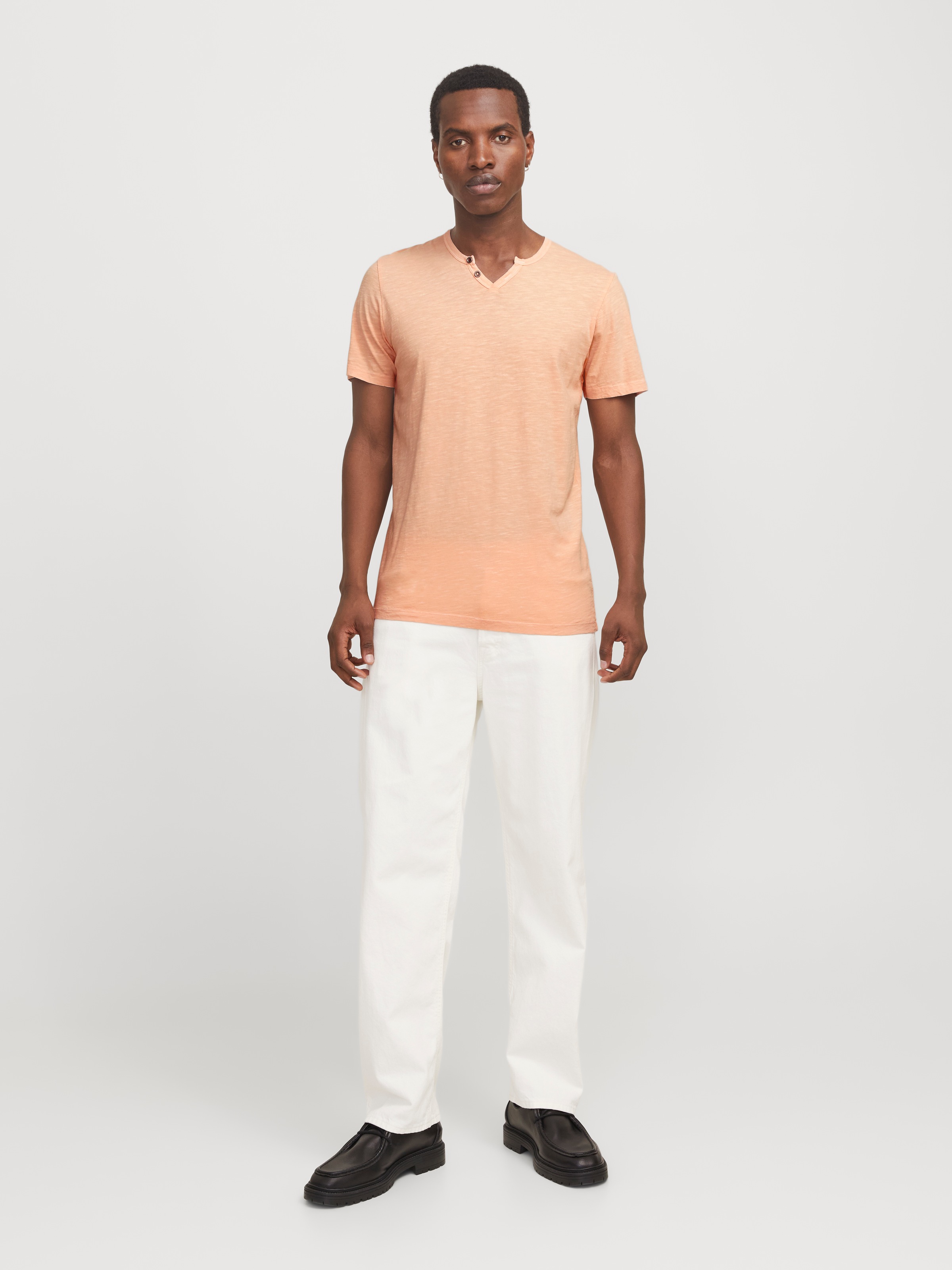 Jack & Jones T-Shirt »JJESPLIT NECK TEE SS NOOS«, mit V-Ausschnitt