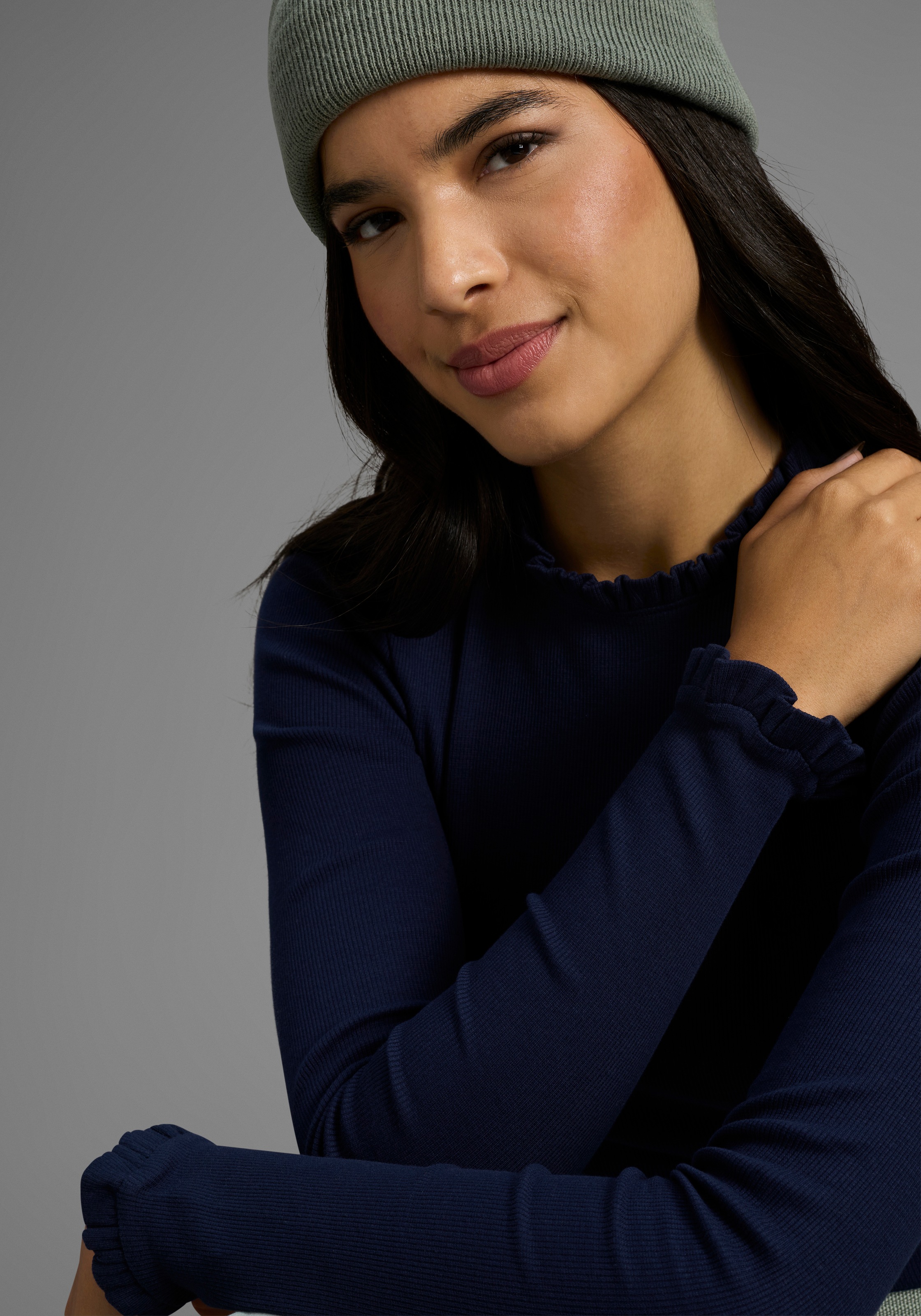 Thumbnail - KangaROOS Langarmshirt mit femininer Rüschenkante