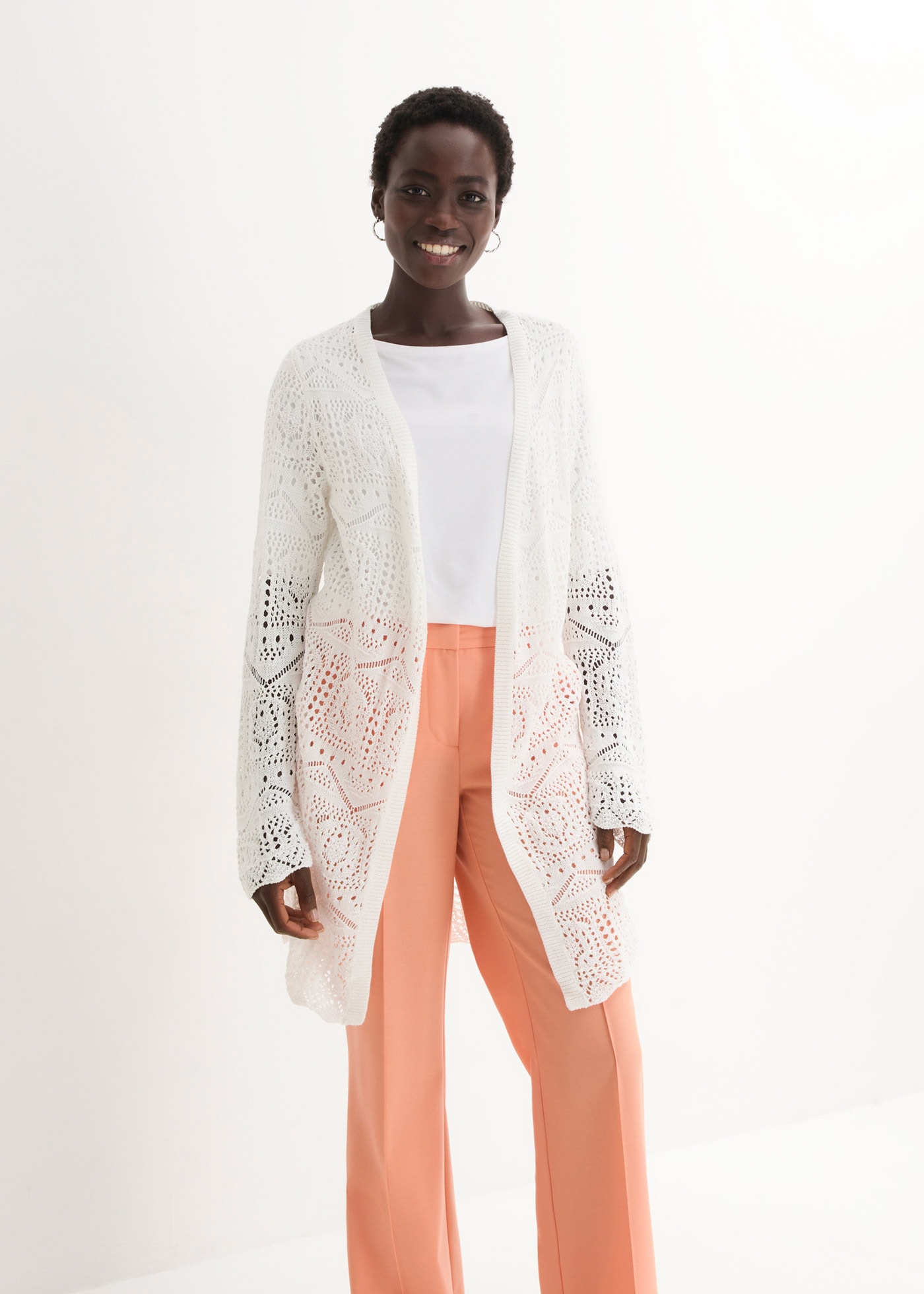 bonprix Longstrickjacke 1 tlg. lockere und offene Passform, mit femininem Lochmuster, casual Stil