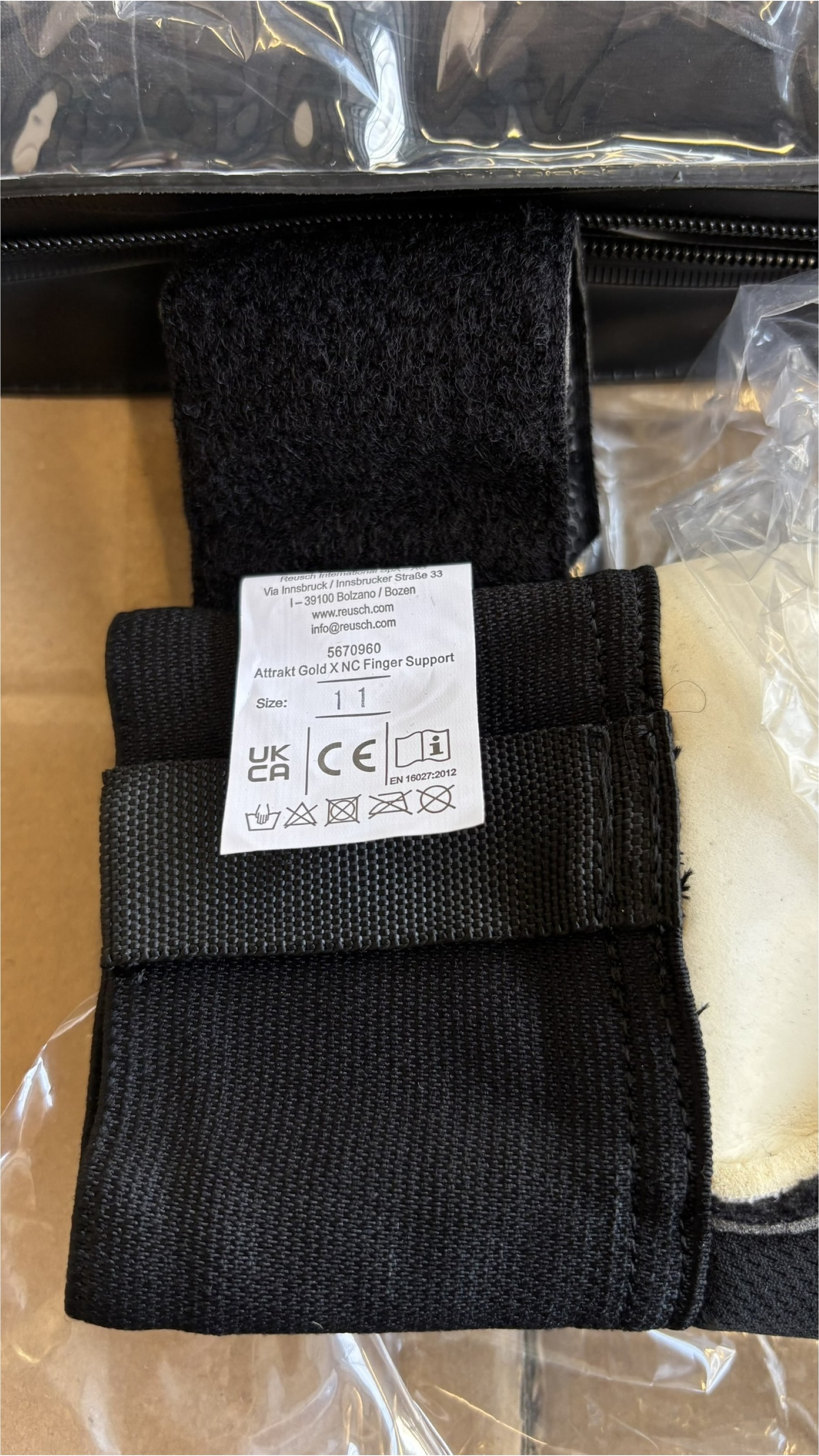 Reusch Torwarthandschuhe »Attrakt Gold X NC« mit maximaler Sicherheit für die Finger