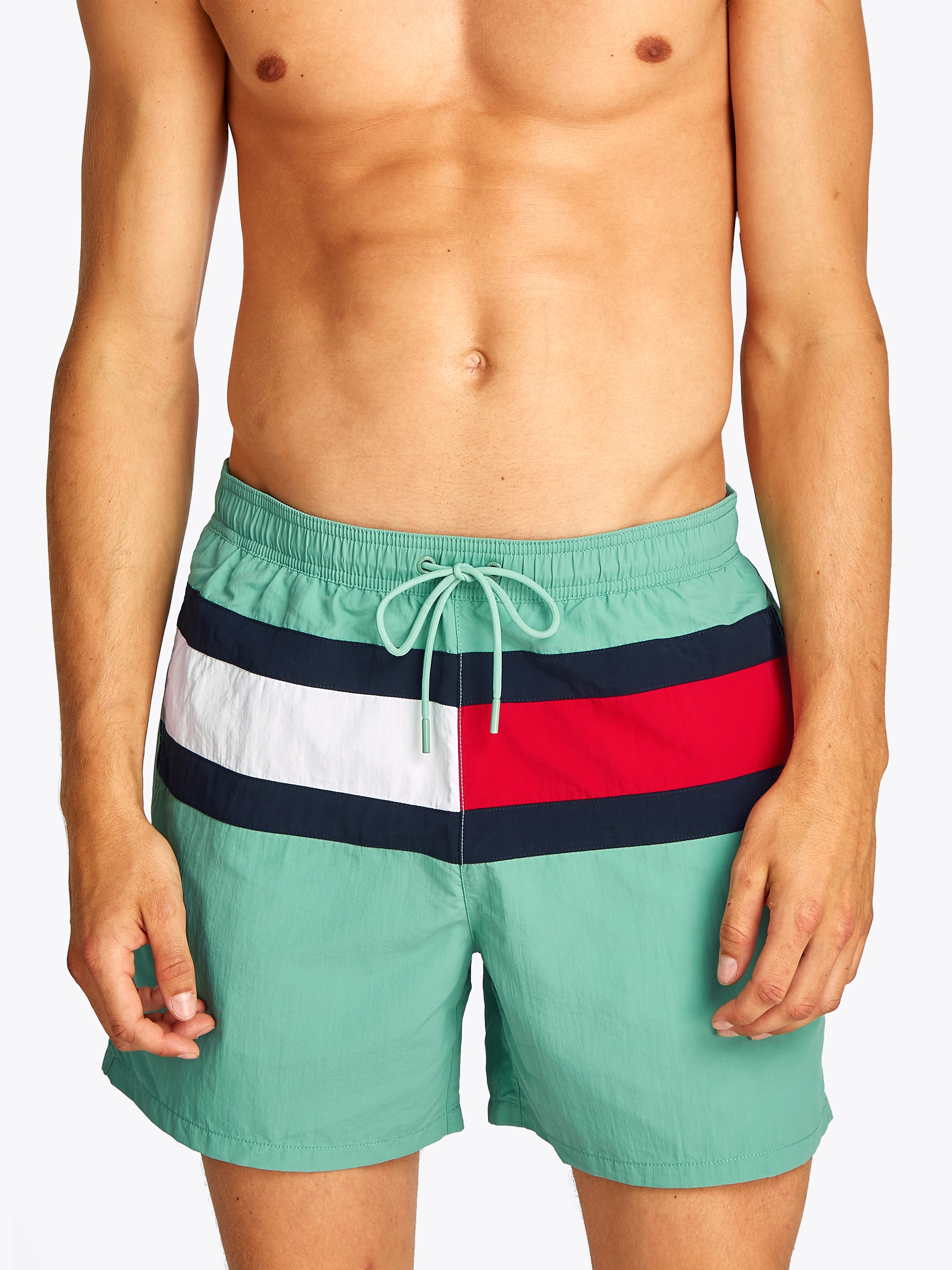 Tommy Hilfiger Swimwear Badeshorts »MEDIUM DRAWSTRING«, mit großem Logo