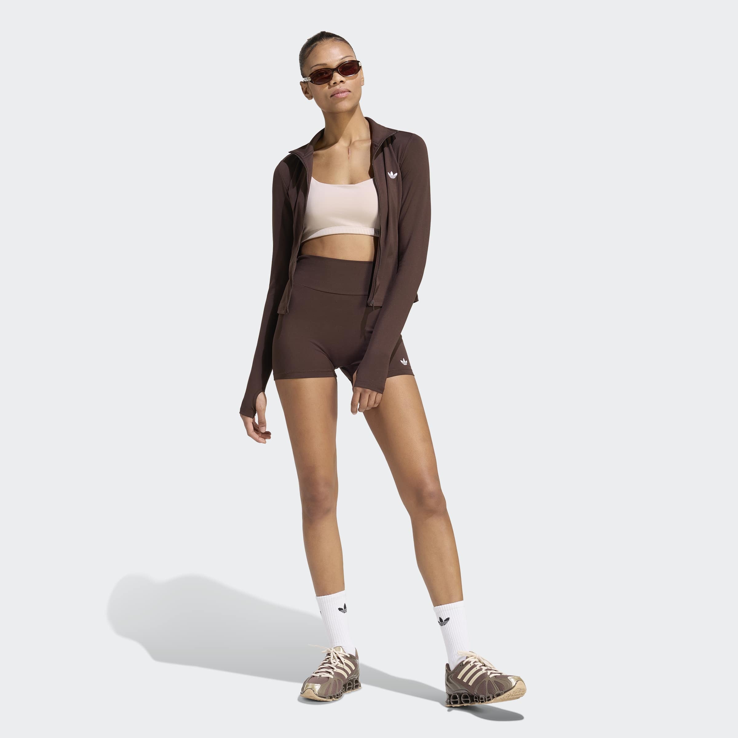 adidas Originals Shorts »ESSENTIALS, POLYESTER«  sportlicher Stil, ohne Verschluss, aus Polyester, enger Schnitt