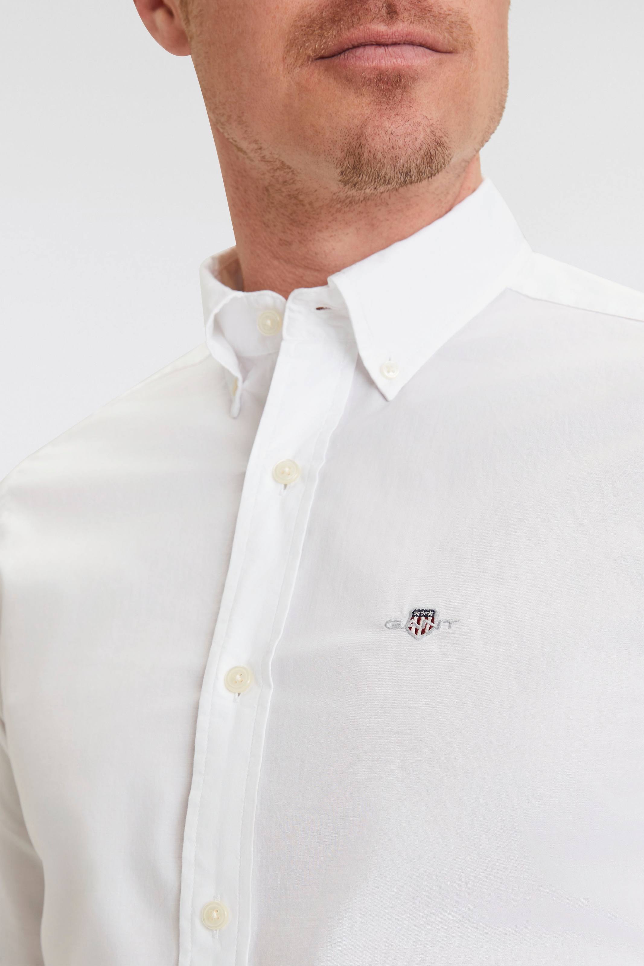 Gant Langarmhemd »Slim Fit Popeline Hemd leichte Baumwolle strapazierfähig pflegeleicht«, mit klassischer Logostickerei auf der Brust