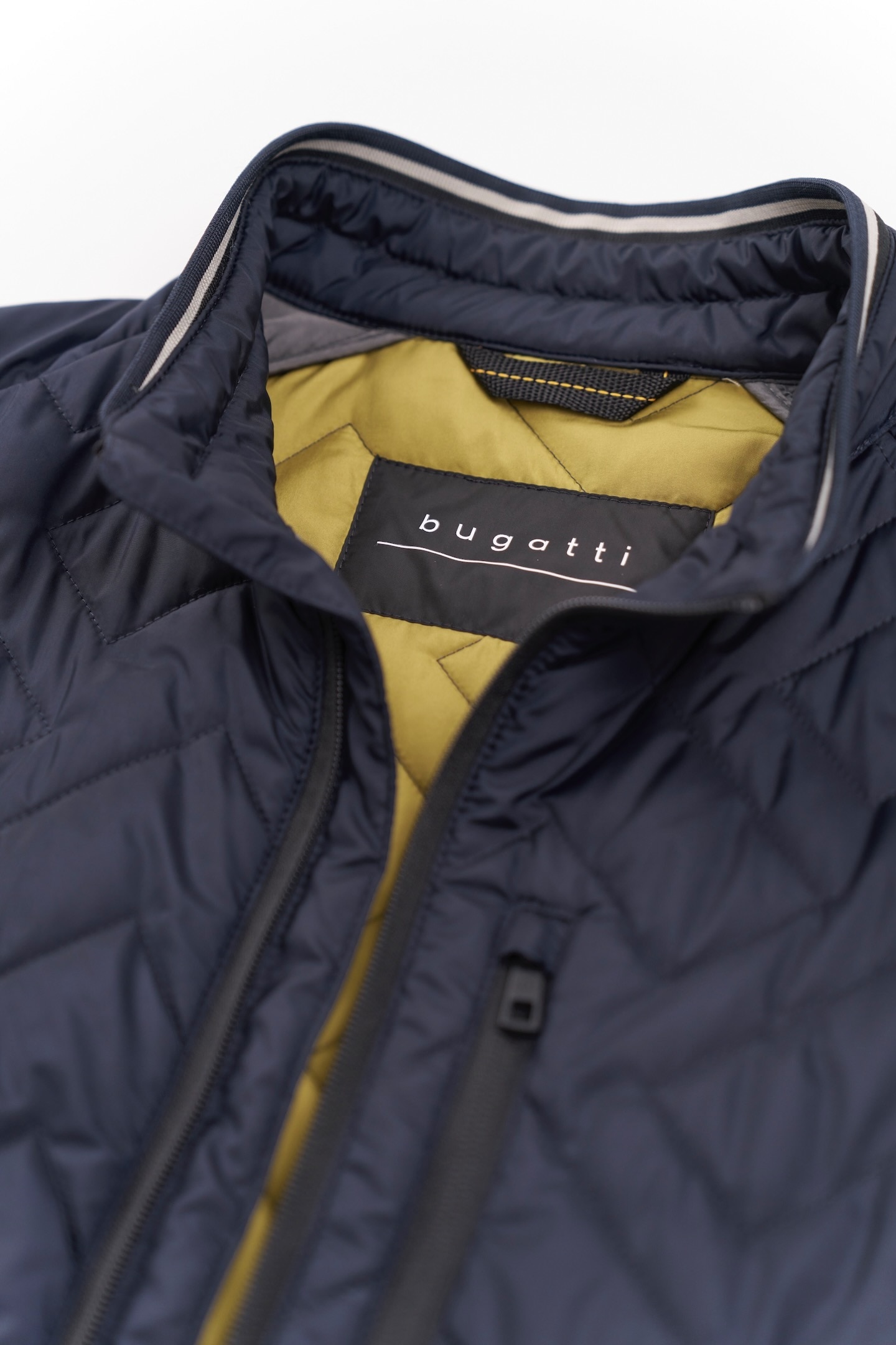 bugatti Blouson, ohne Kapuze, in Steppoptik