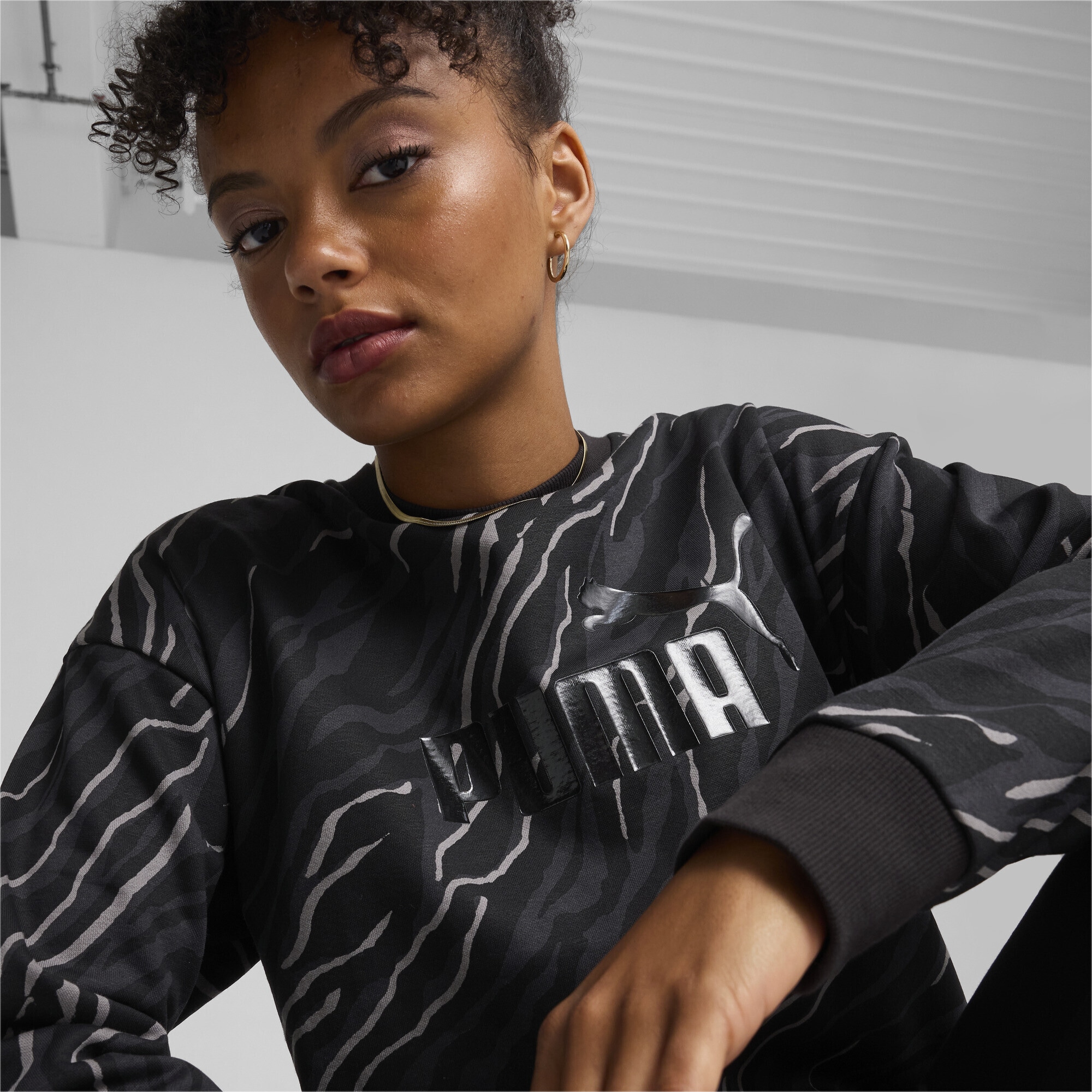 PUMA Sweatshirt »ESS+ ANIMAL Graphic Rundhalsshirt Damen«