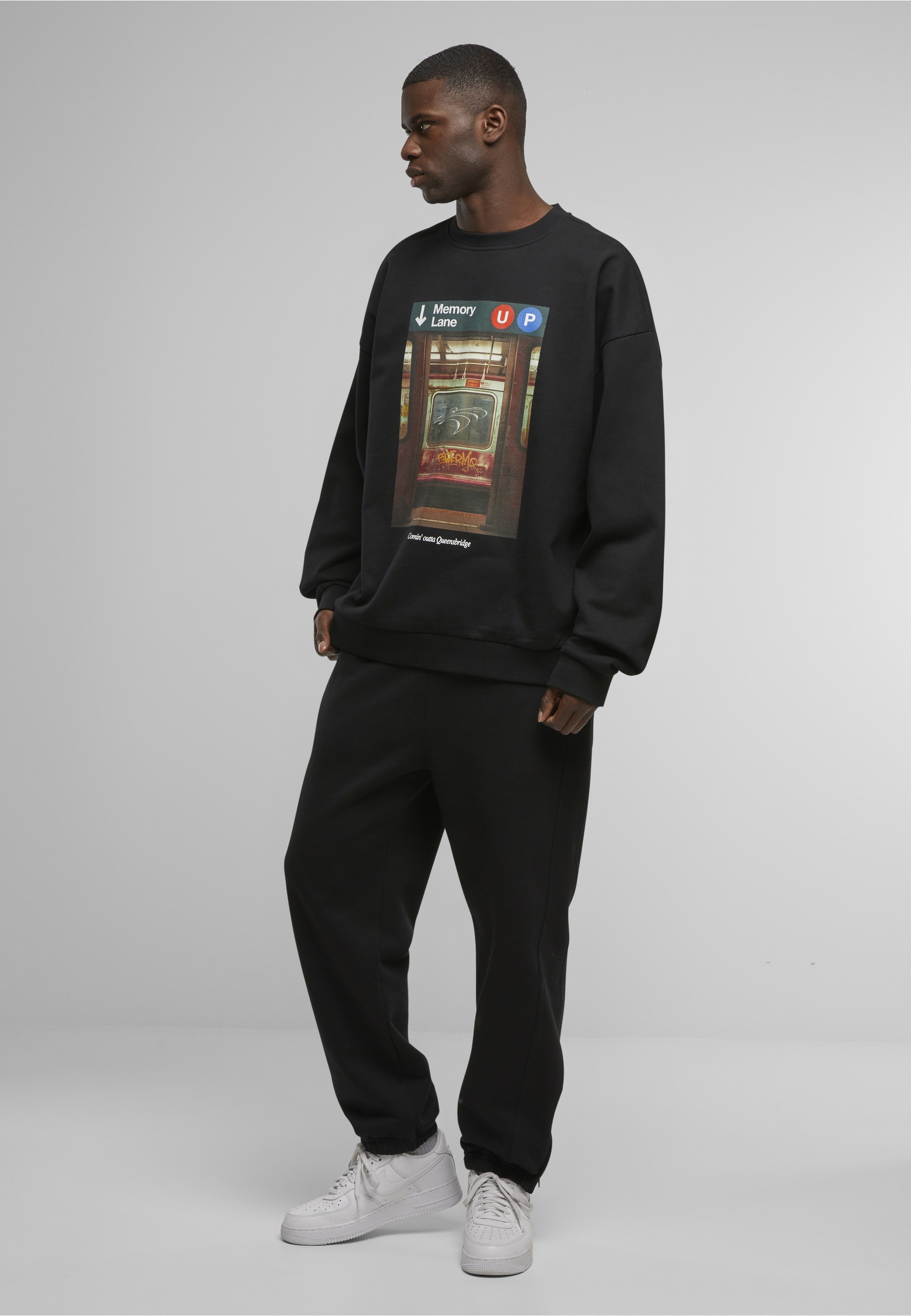 Upscale by Mister Tee Sweatshirt »Upscale by Mister Tee Memory Lane Oversize Crewneck«
