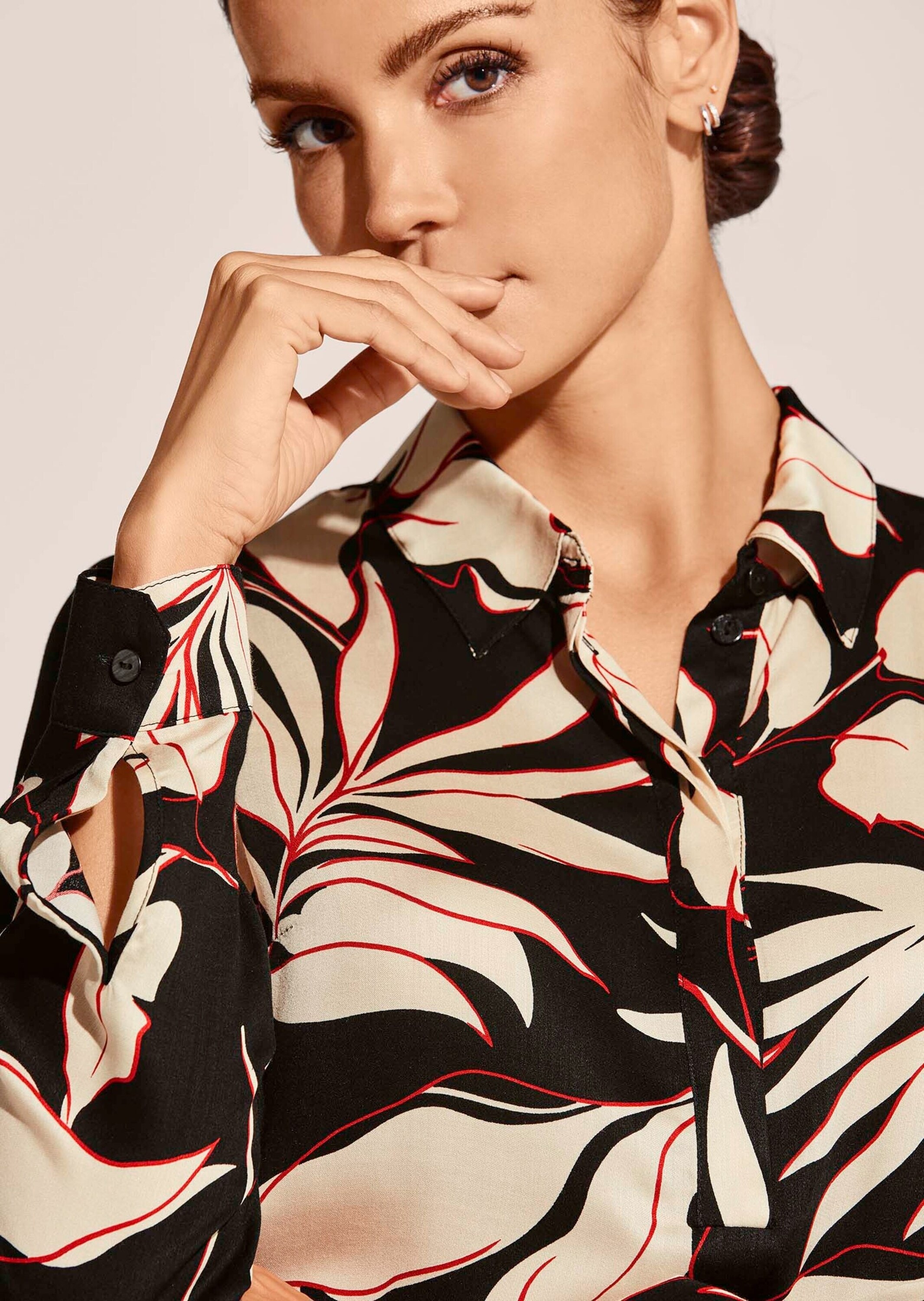 MADELEINE Hemdbluse »Bluse Bluse aus zarter Viskose mit Blütenprint«