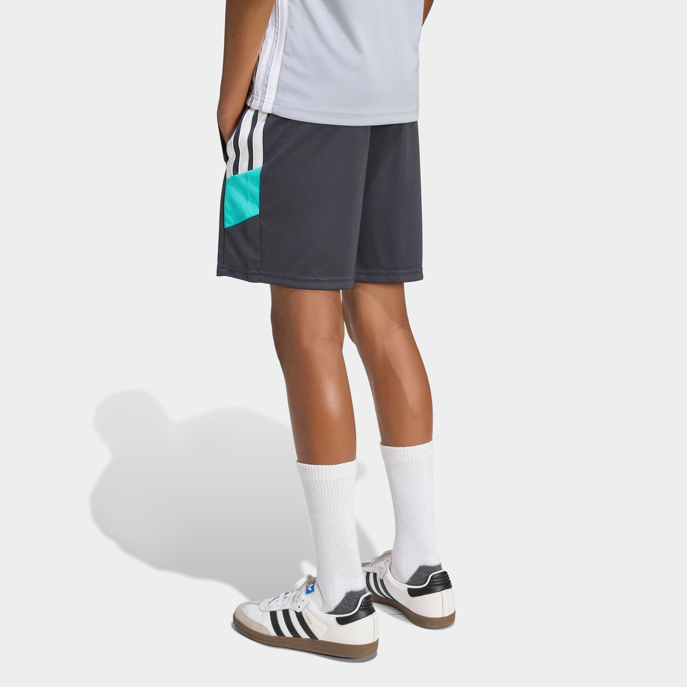 adidas Performance Trainingsshorts »TIRO 26 ESSENTIALS KIDS«  für Kinder, mit CLIMACOOL® Technologie, aus Interlock-Material