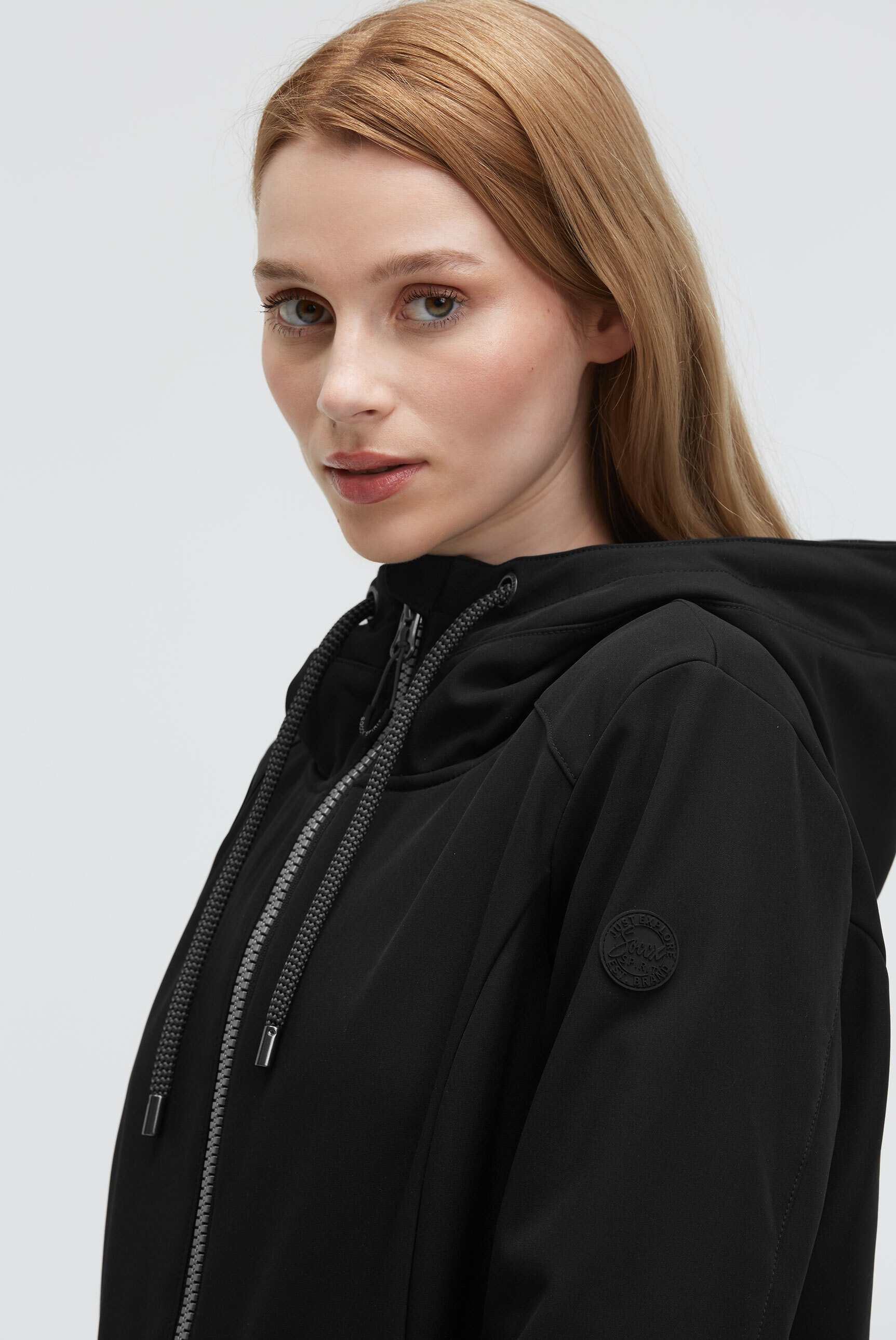 SOCCX Softshelljacke, mit Kapuze, mit Windfangleiste