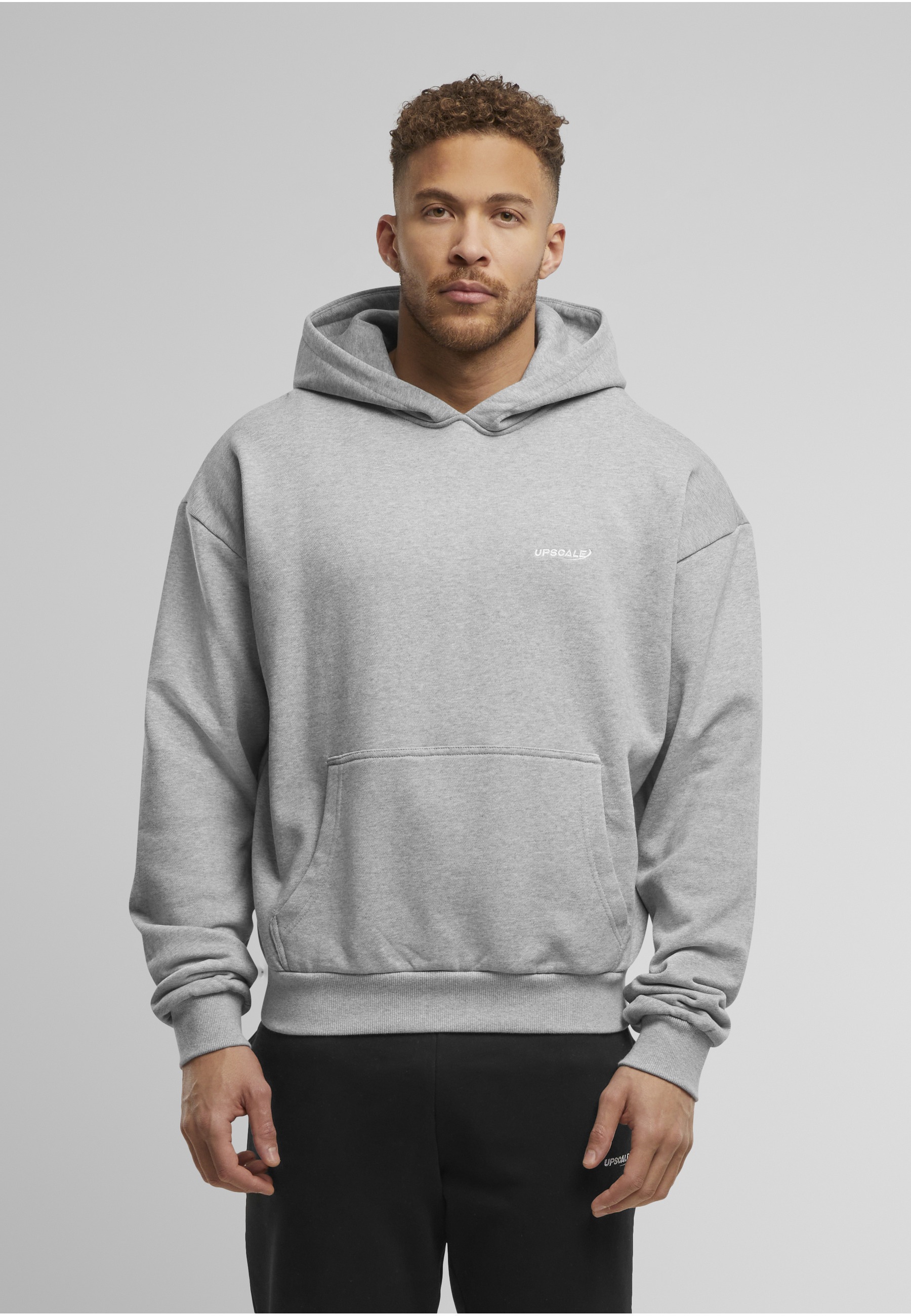 Upscale by Mister Tee Kapuzensweatshirt »Upscale by Mister Tee Upscale Core EMB Oversize Hoody«, 1 Stk.
