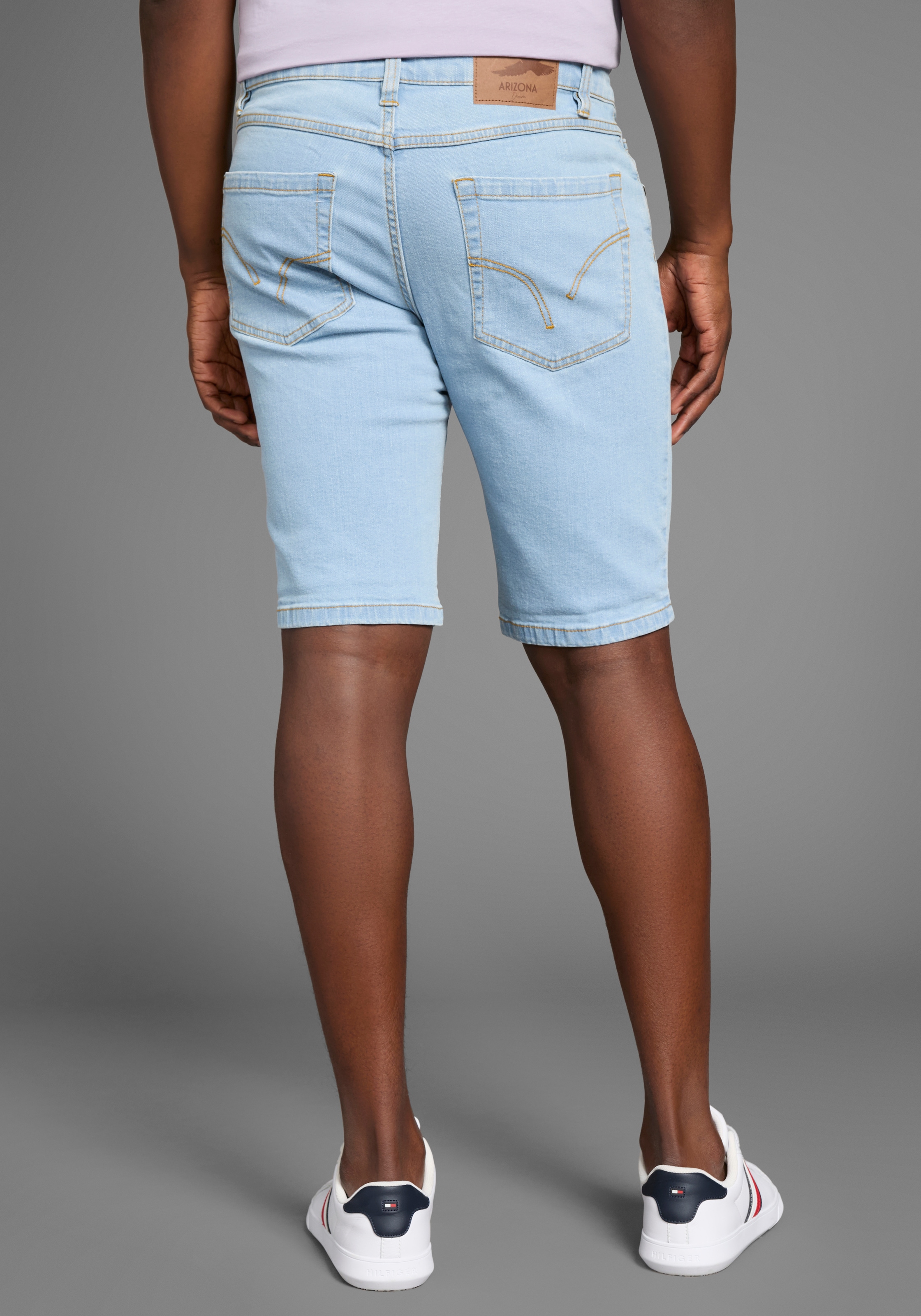 Arizona Jeansshorts, gerader Schnitt, knieumspielende Länge, niedrige Leibhöhe