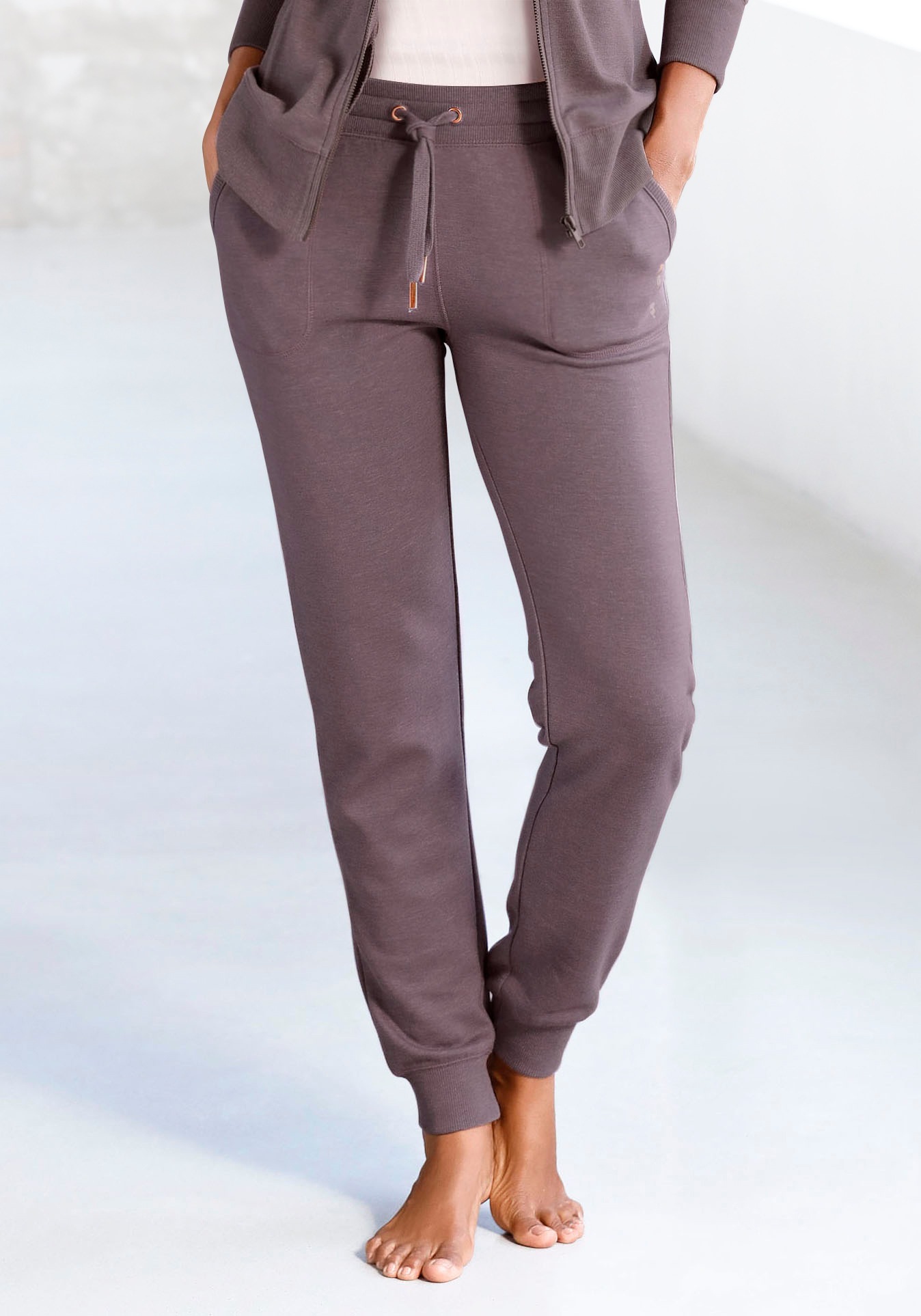 Bench. Loungewear Loungehose, mit aufgesetzten Taschen, Loungewear