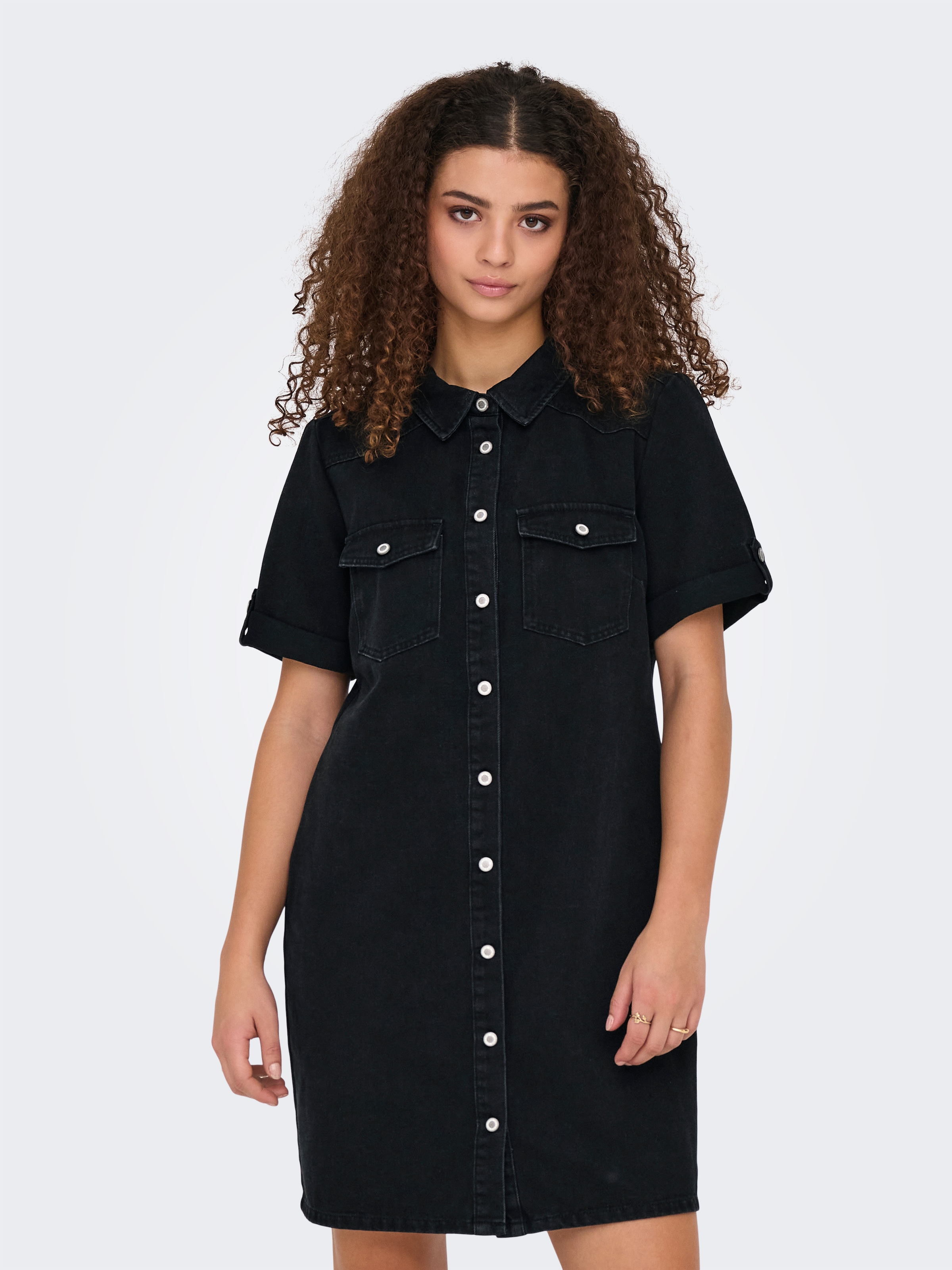 ONLY Jeanskleid "ONLLISA – Denimkleid mit Knopfleiste und Brusttaschen", mo günstig online kaufen