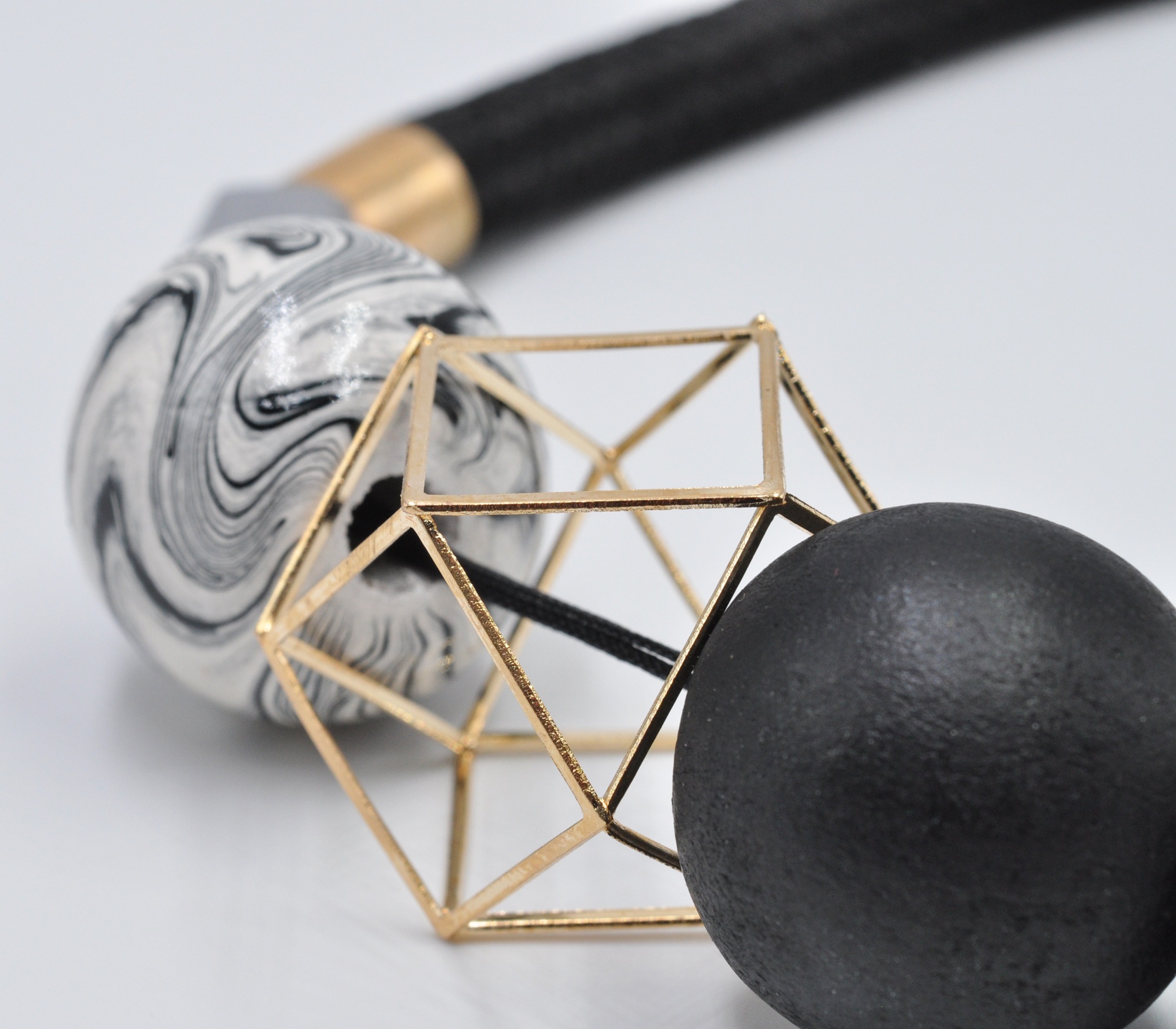 Steuer Collierkettchen »mit Zierde in schwarz/gold/weiß und silber«