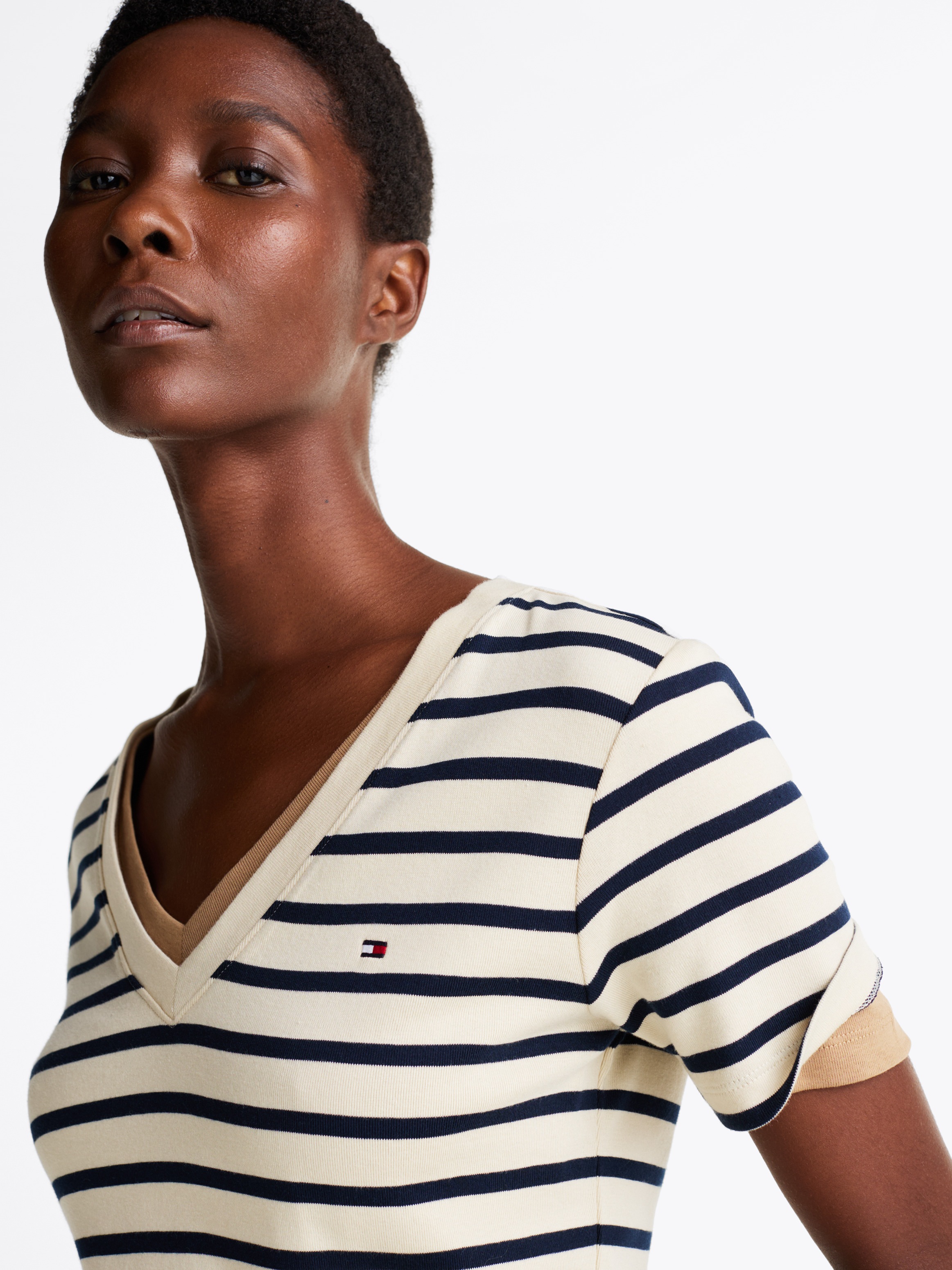 Tommy Hilfiger T-Shirt "SLIM CODY V-NK SS mit V-Ausschnitt und Streifen", g günstig online kaufen