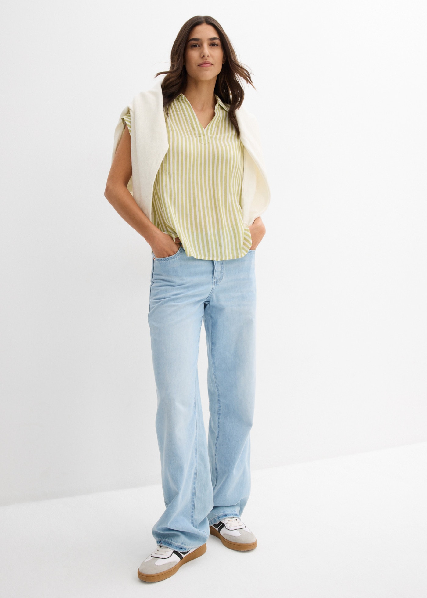 bonprix Kurzarmbluse »Kurzarmbluse aus fließender Viskose« Loose Fit, für einen luftigen Look, aus Viskose, gestreift