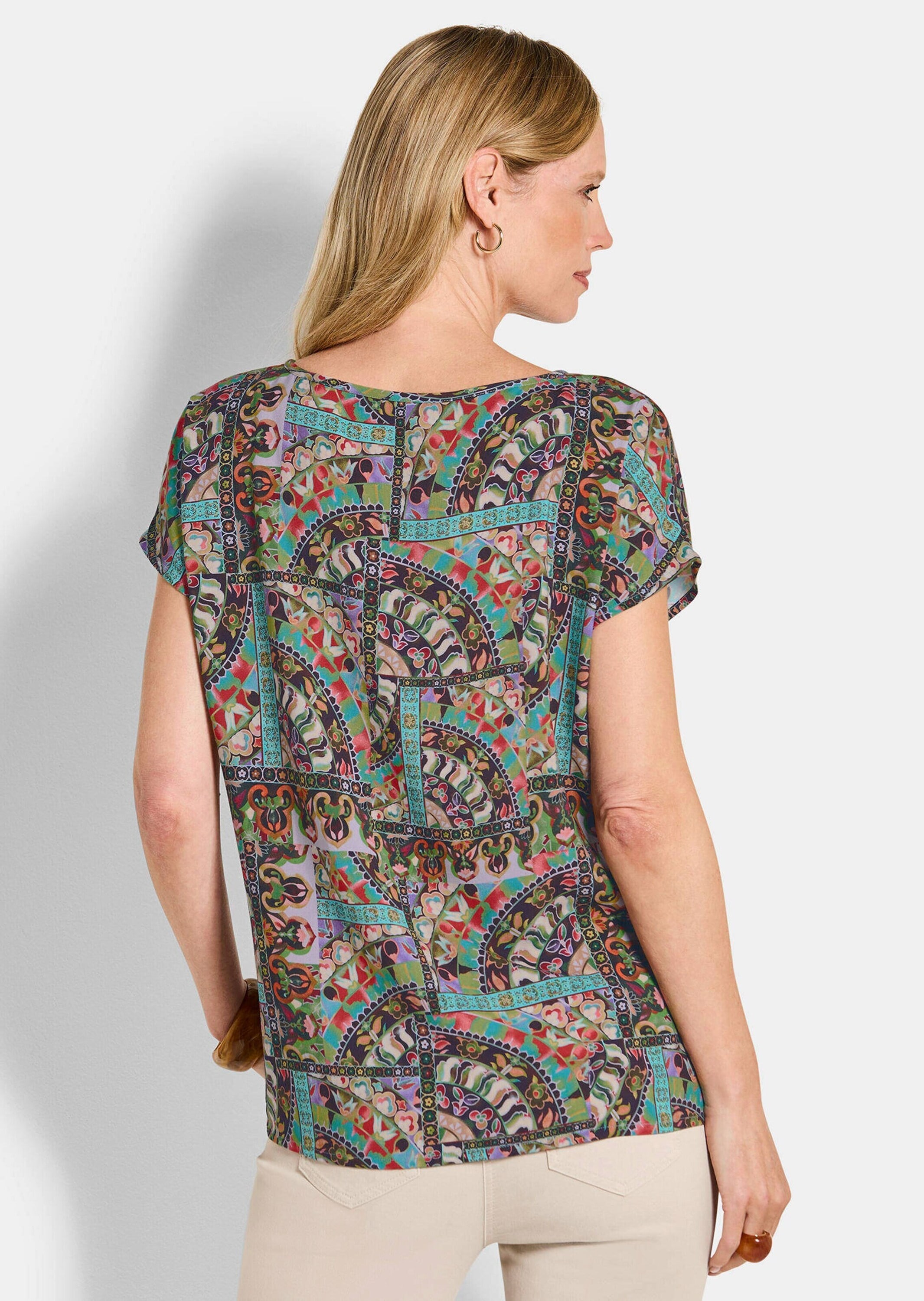 GOLDNER Kurzarmbluse »Kurzgröße Viskoseshirt mit Muster-Mix« figurschmeichelender Schnitt
