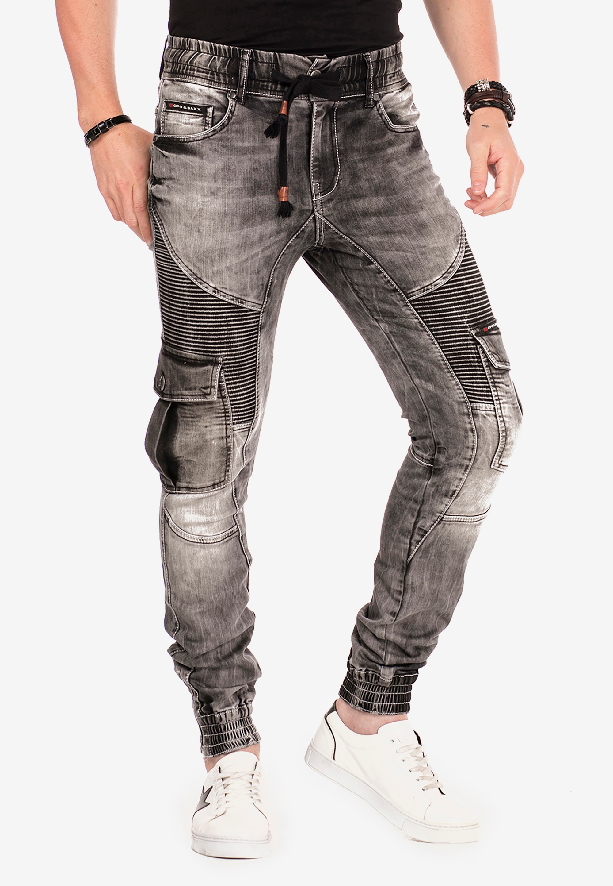 Cipo & Baxx Bequeme Jeans, mit elastischen Bündchen am Saum