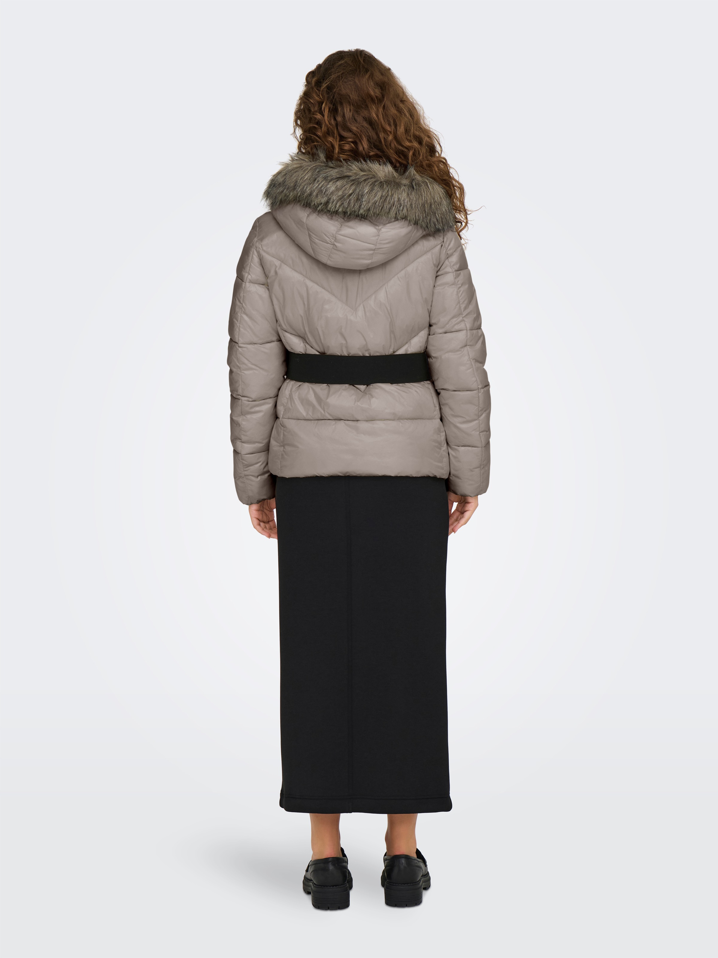 ONLY Steppjacke "ONLFEVER SHORT PUFFER LIFE CC OTW", mit Kapuze günstig online kaufen