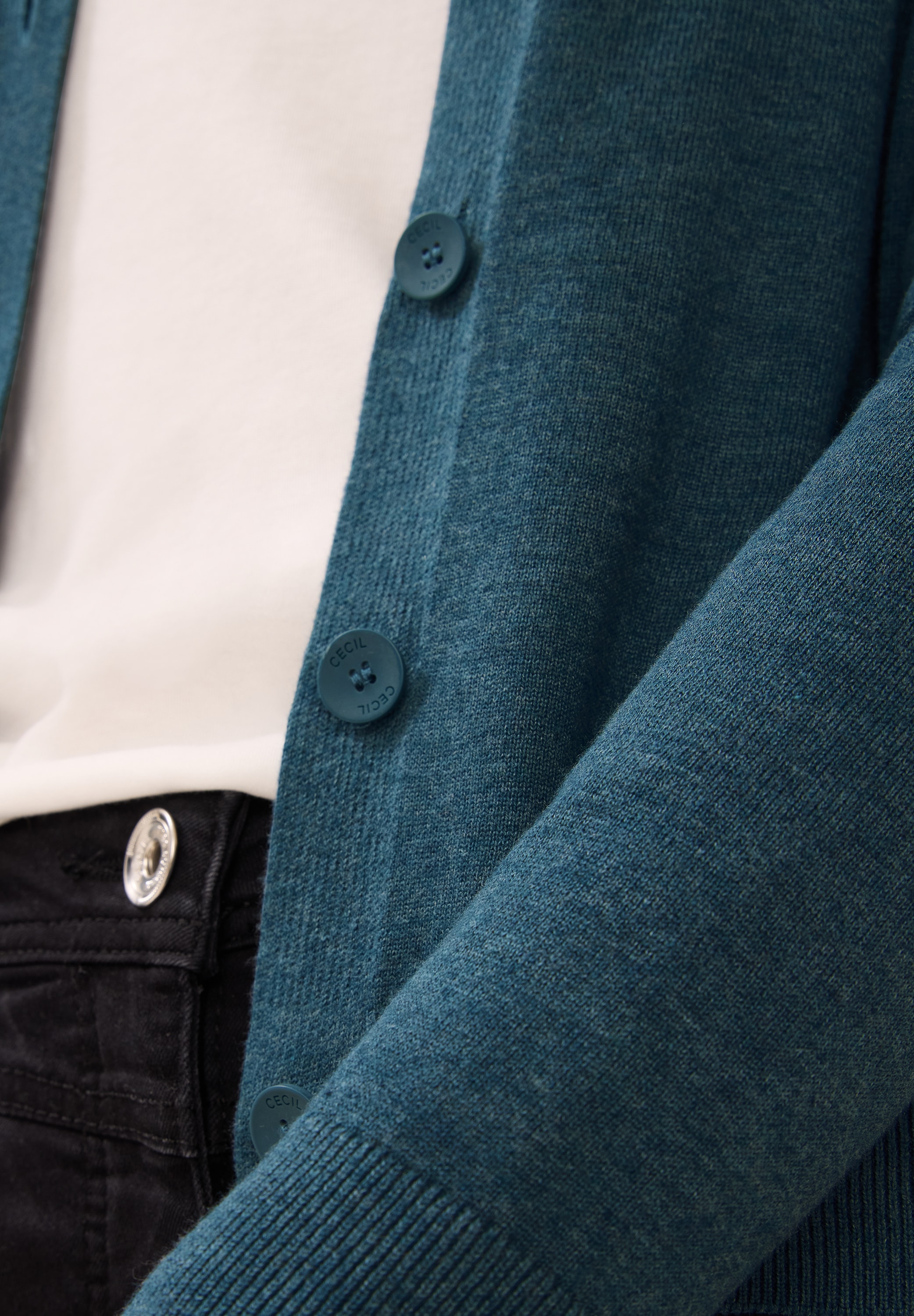 Cecil Strickjacke, mit Knopfleiste