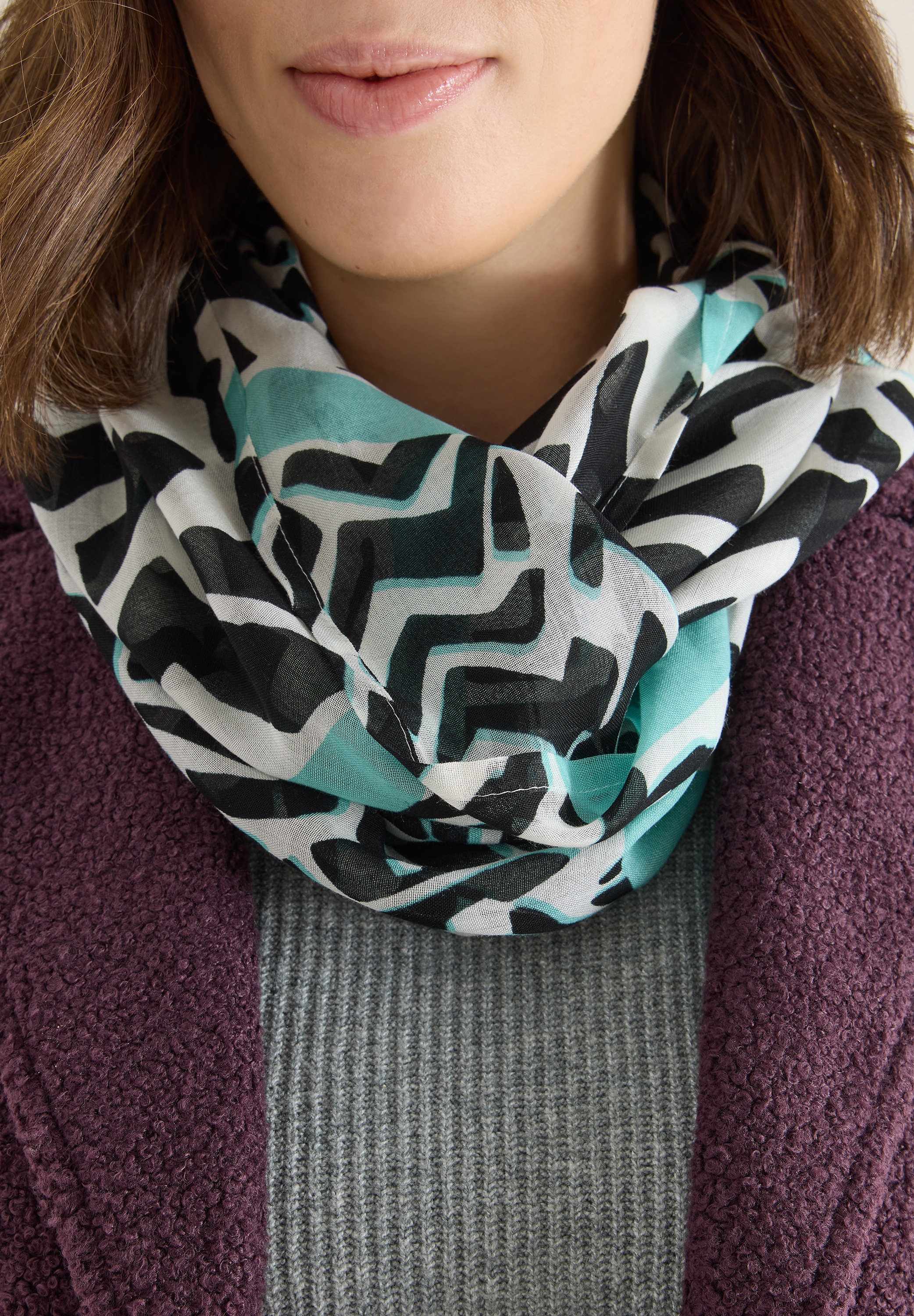 Cecil Loop mit grafischem Muster günstig online kaufen