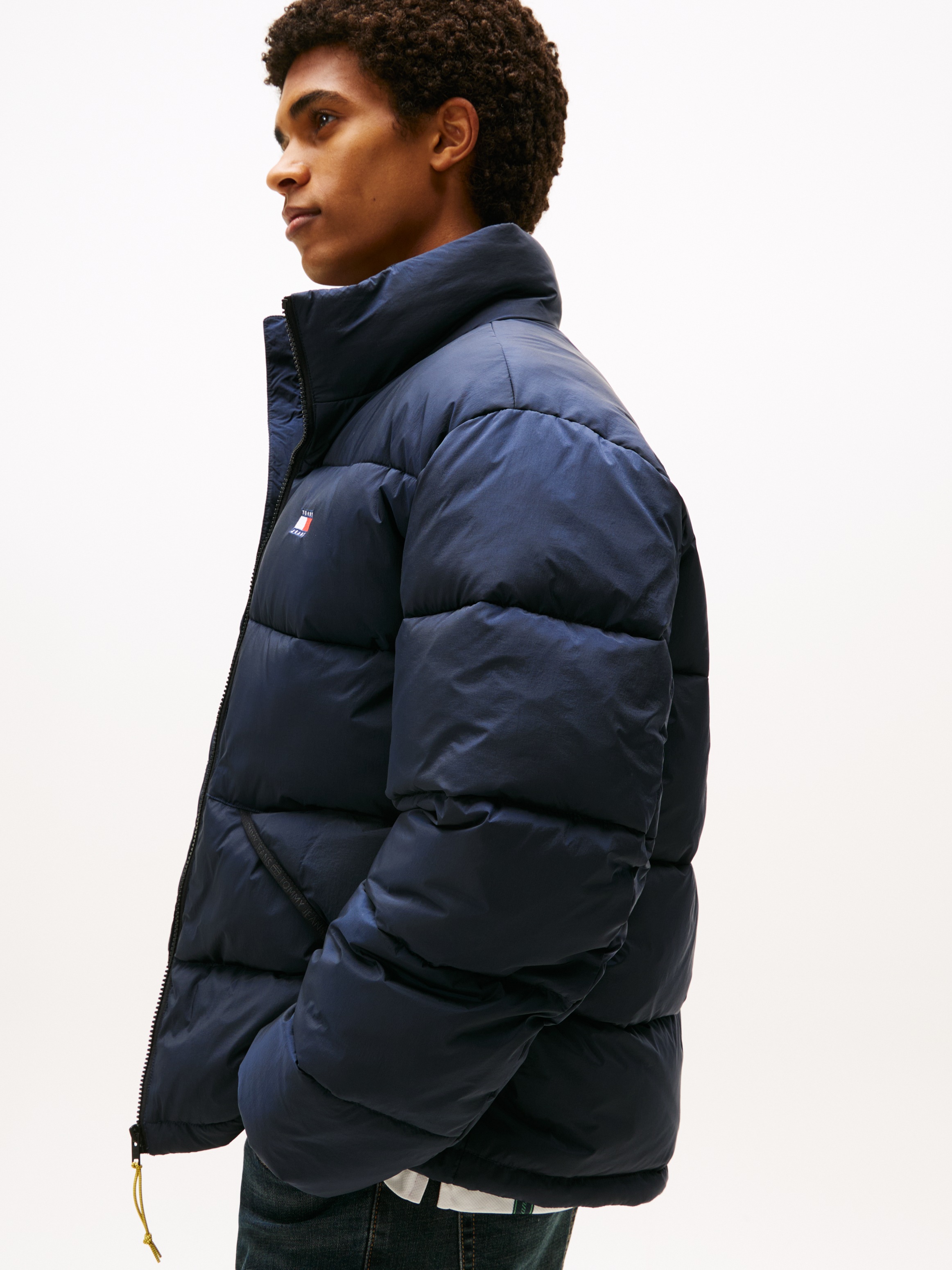Tommy Jeans Steppjacke »VAIL PUFFER«, ohne Kapuze, Daunenjacke, Übergangsjacke Regular fit mit Rundhalsausschnitt