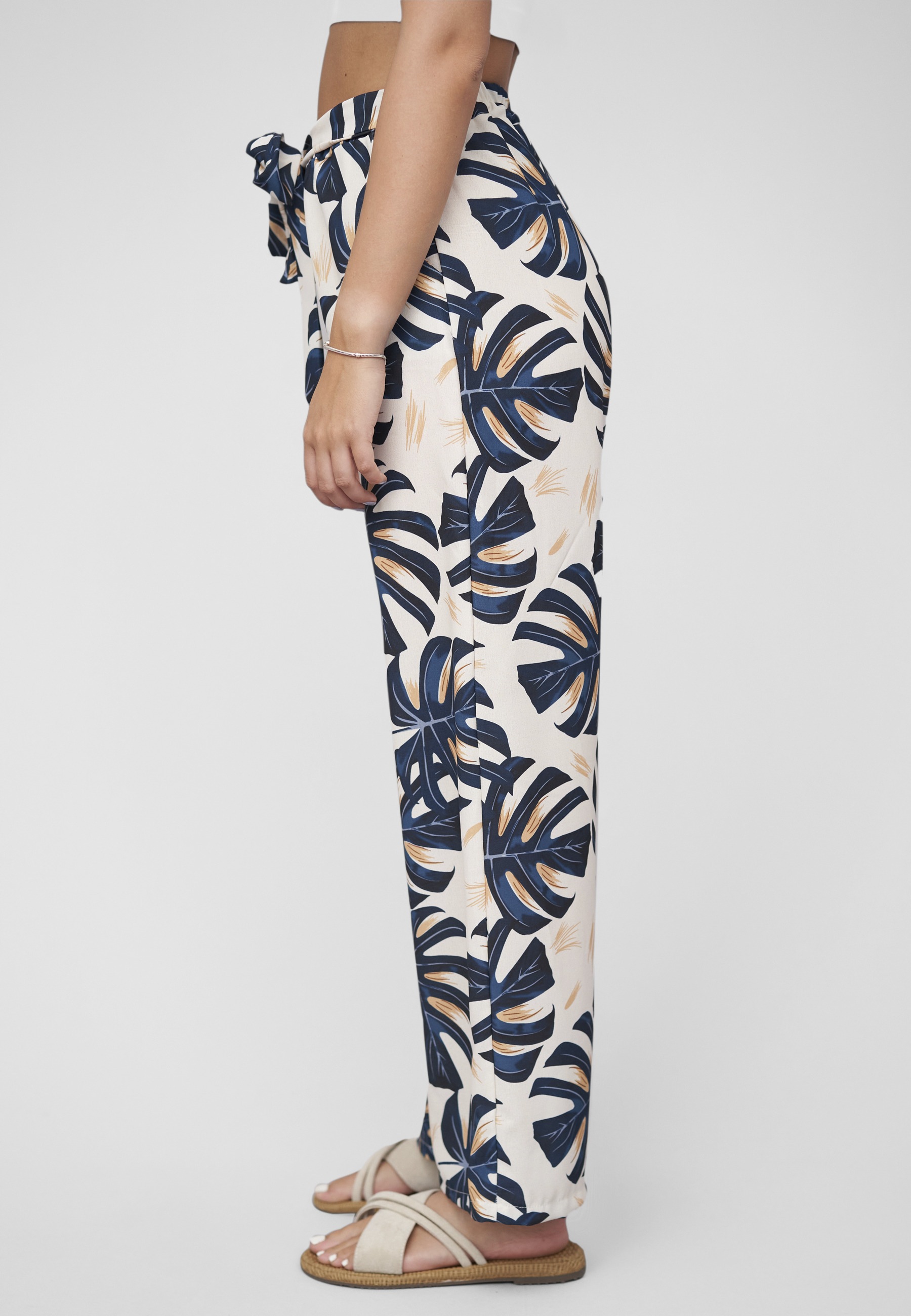 CLOUD 5IVE Stoffhose »CLOUD 5IVE Summer Pants with palm print and tie belt«