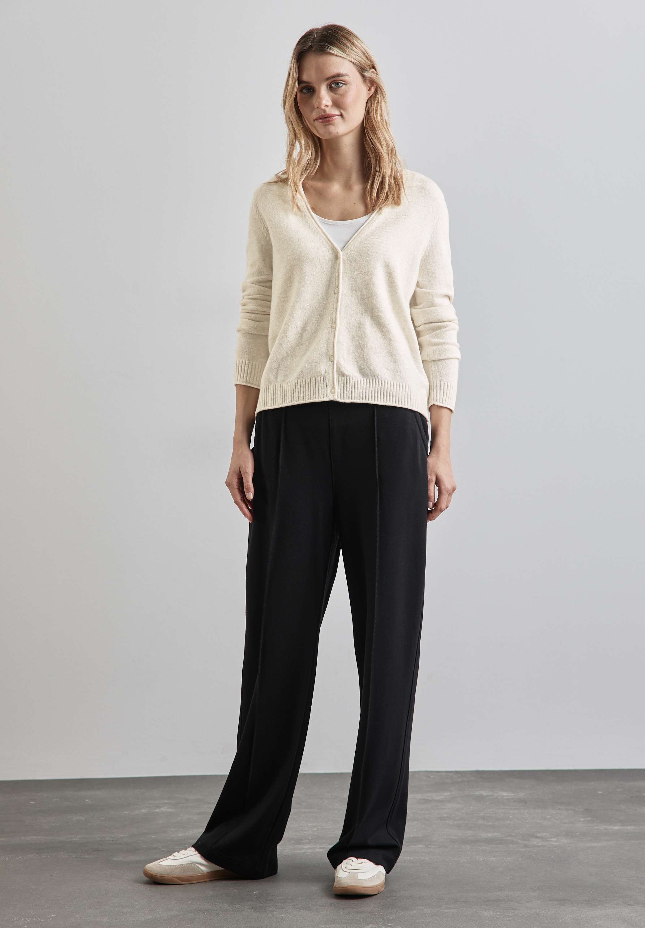 STREET ONE Cardigan, mit V-Ausschnitt