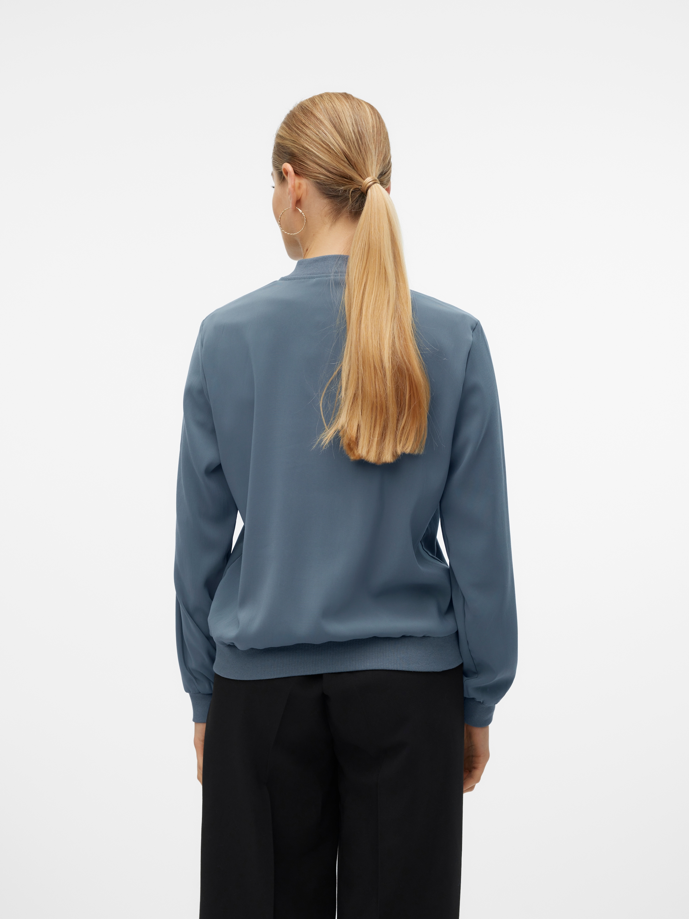 Vero Moda Kurzjacke »VMCONNY, leichte Jacke für den Übergang« seitliche Eingrifftaschen, Rippbündchen