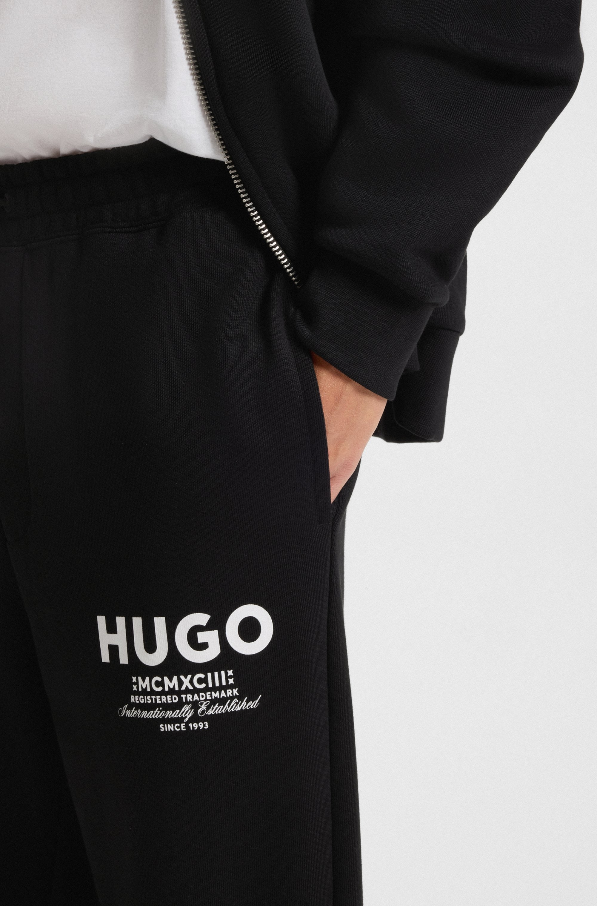 HUGO Blue Jogginghose »Nevez«, mit Beinbündchen und Oversize-Passform