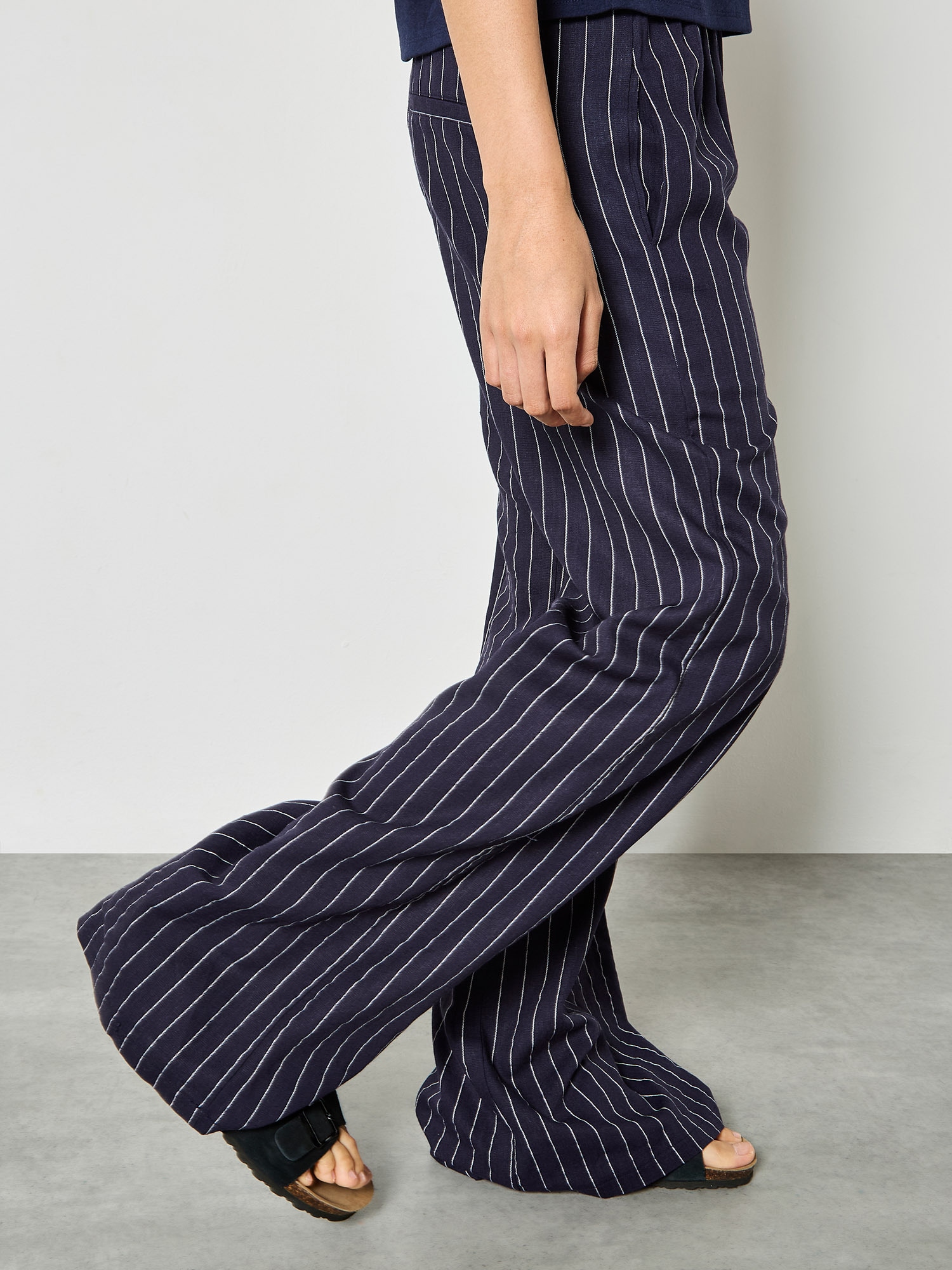Apricot Leinenhose »Breite Hose aus Leinenmischung«  mit Nadelstreifen
