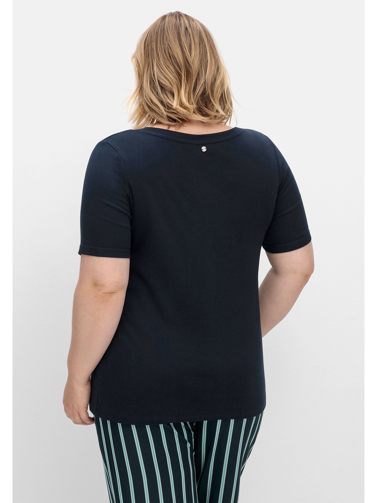 Sheego Rundhalsshirt »Große Größen«, mit Frontdruck, leicht taillierte Form