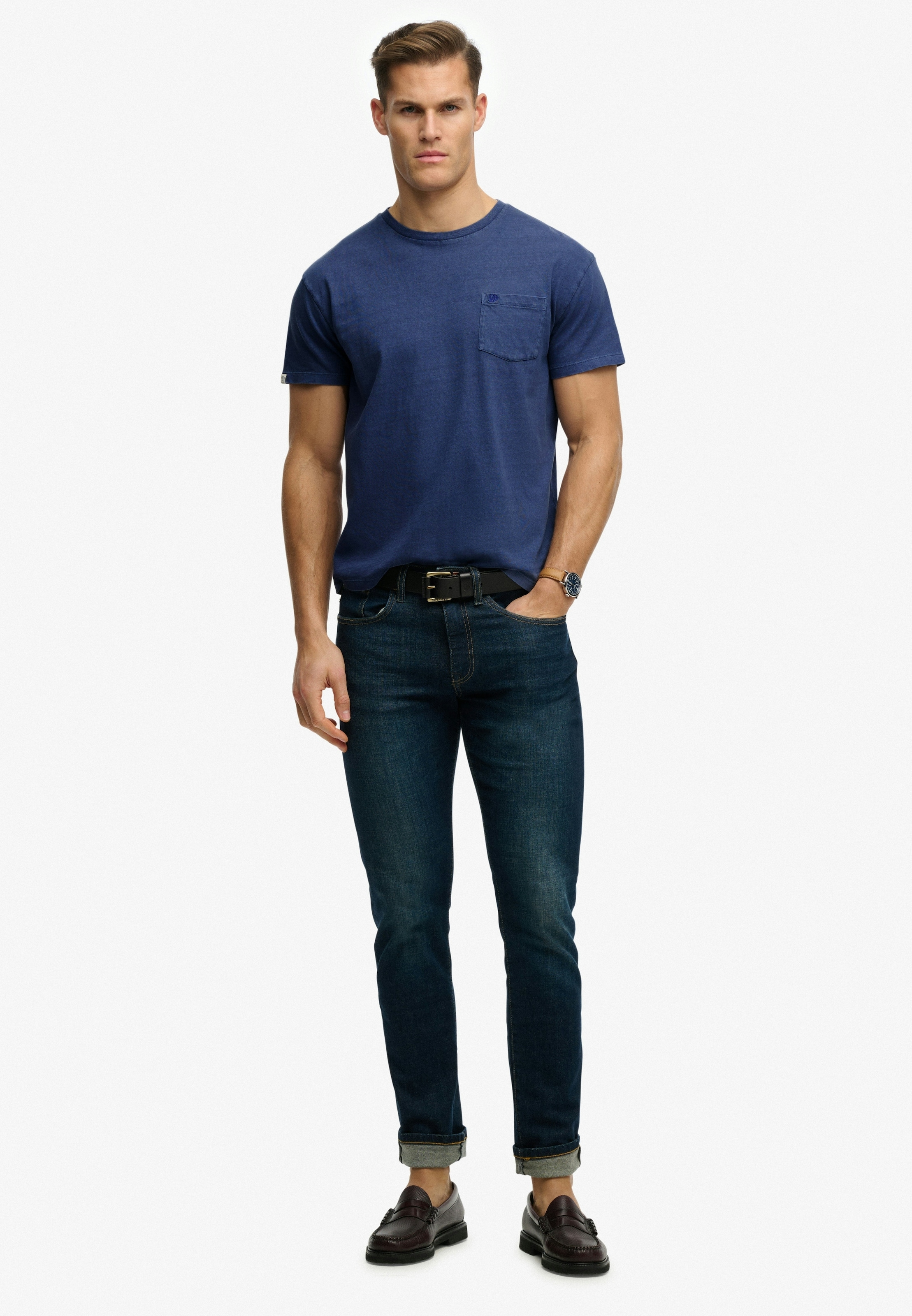 Superdry Rundhalsshirt »COTTON CLASSIC LINEN PKT TEE« Baumwollmischung, relaxed fit aus luftig leichtem Baumwoll-Leinen-Mix