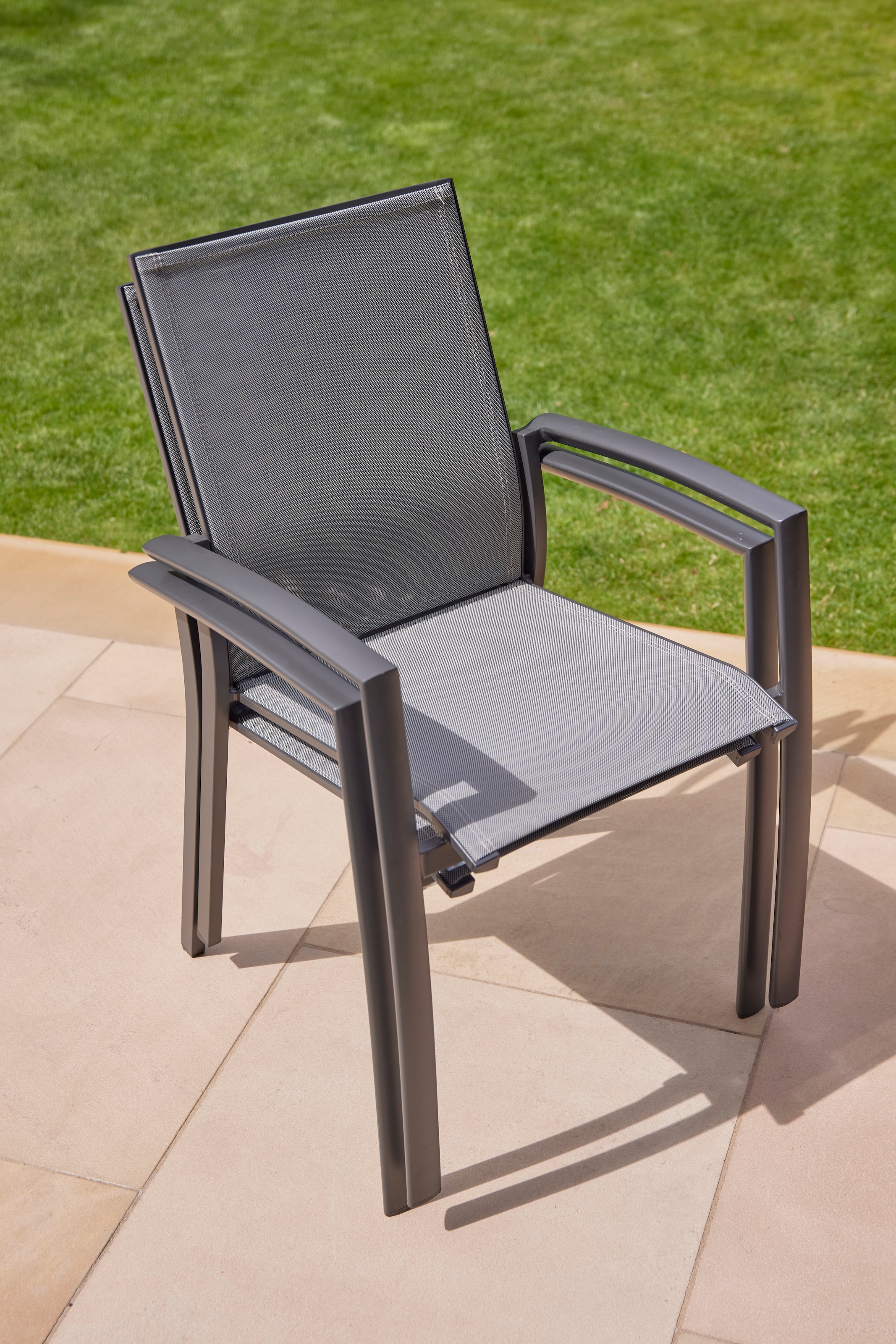 Siena Garden Gartensessel »VELIA Stapelsessel matt anthrazit« Gestell aus Aluminium, Ranotex®-Gewebe dunkelgrau