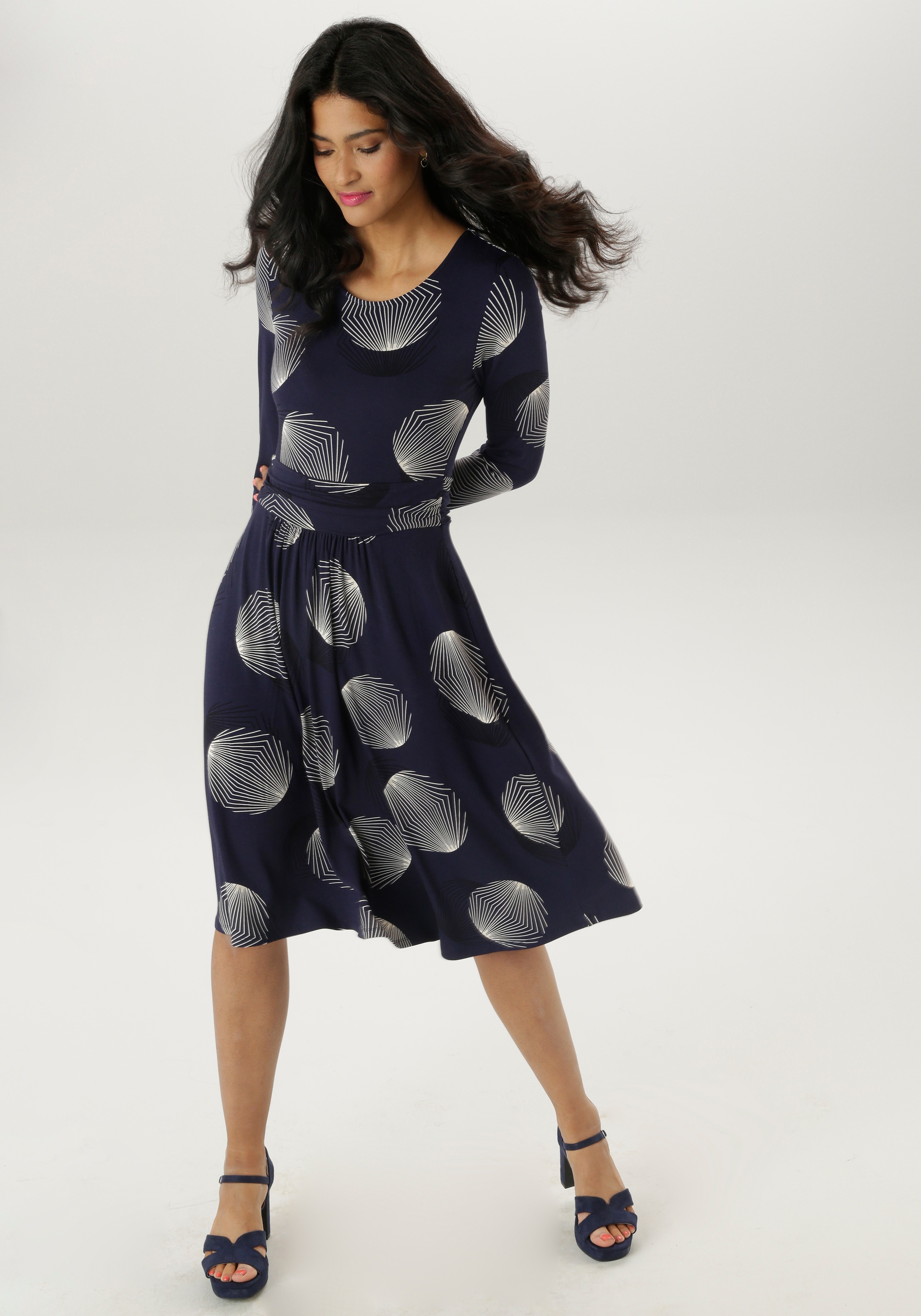Aniston SELECTED Jerseykleid, mit figurbetonenden Raffungen in der Taille günstig online kaufen