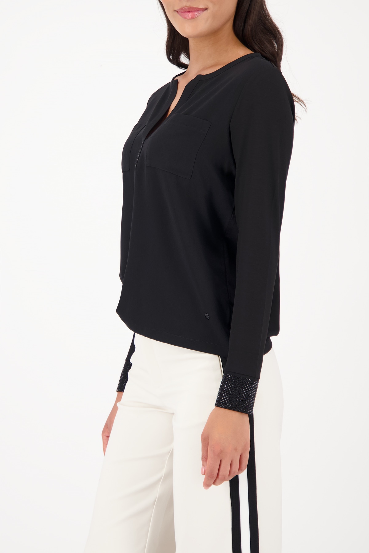 Monari Langarmbluse »Schluse Schmuckdetail« Regular fit mit Rundhalsausschnitt mit Schlitz