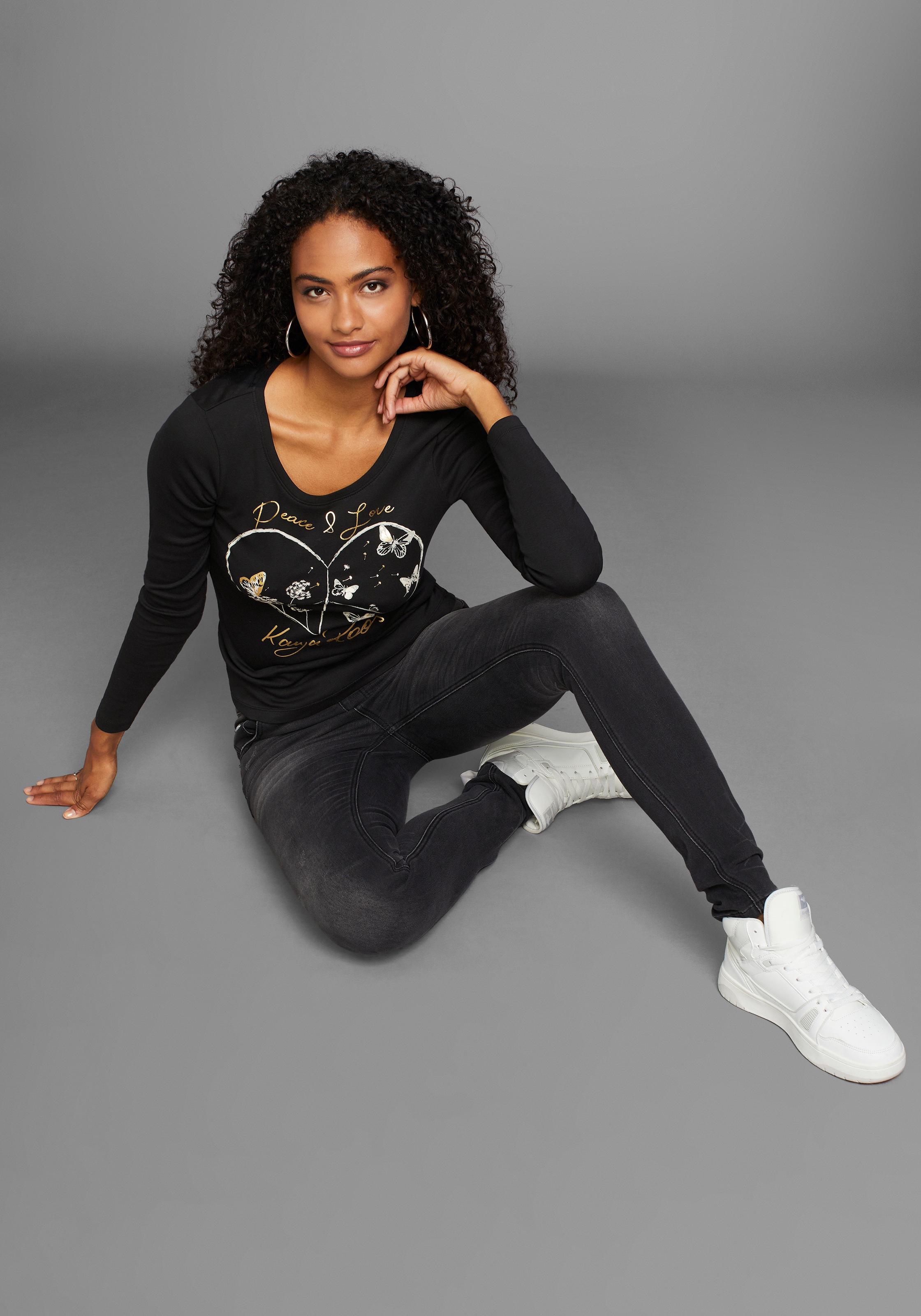 KangaROOS Langarmshirt, mit Herz-Print