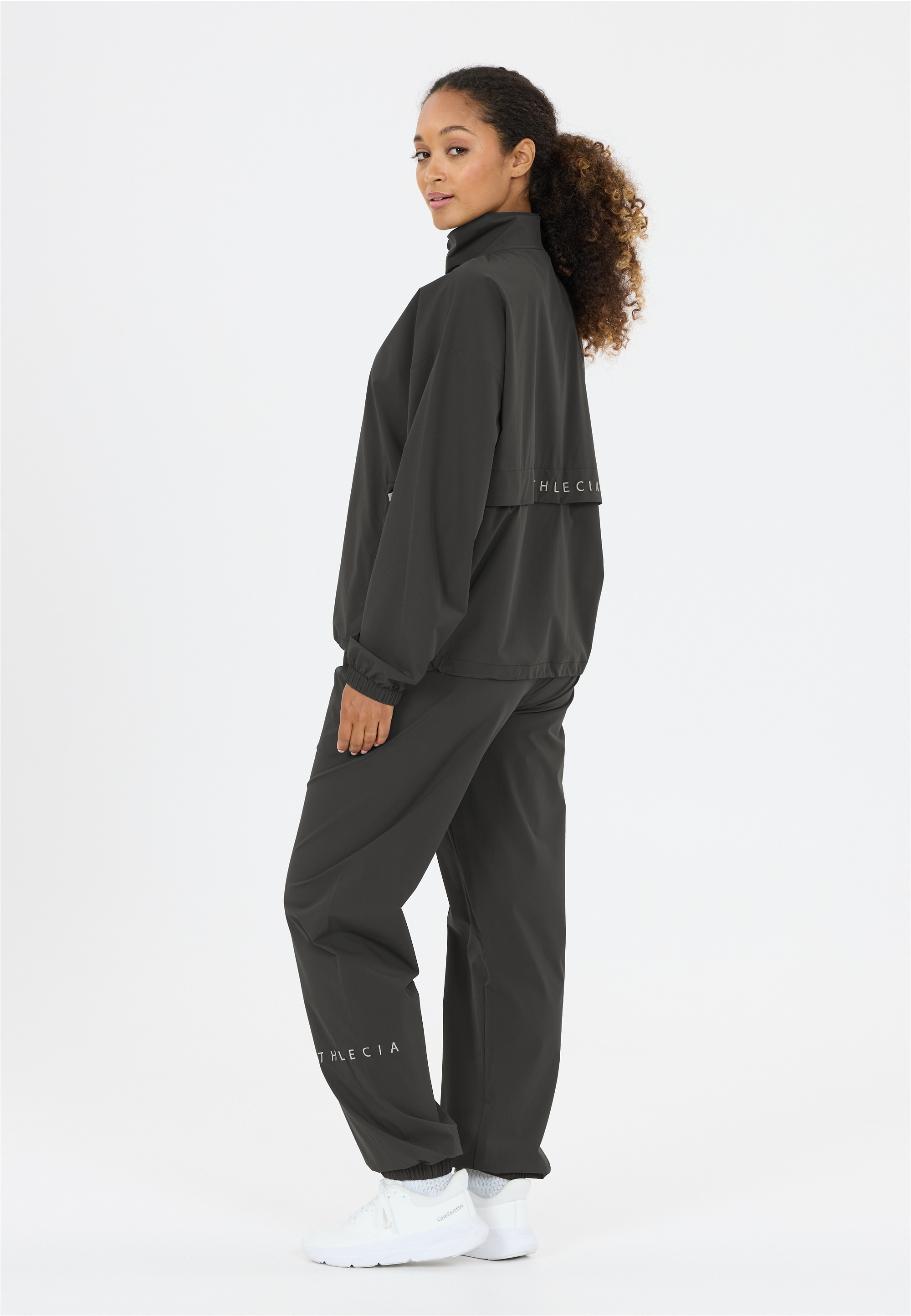 ATHLECIA Sweathose »Shiena«  mit atmungsaktivem Material