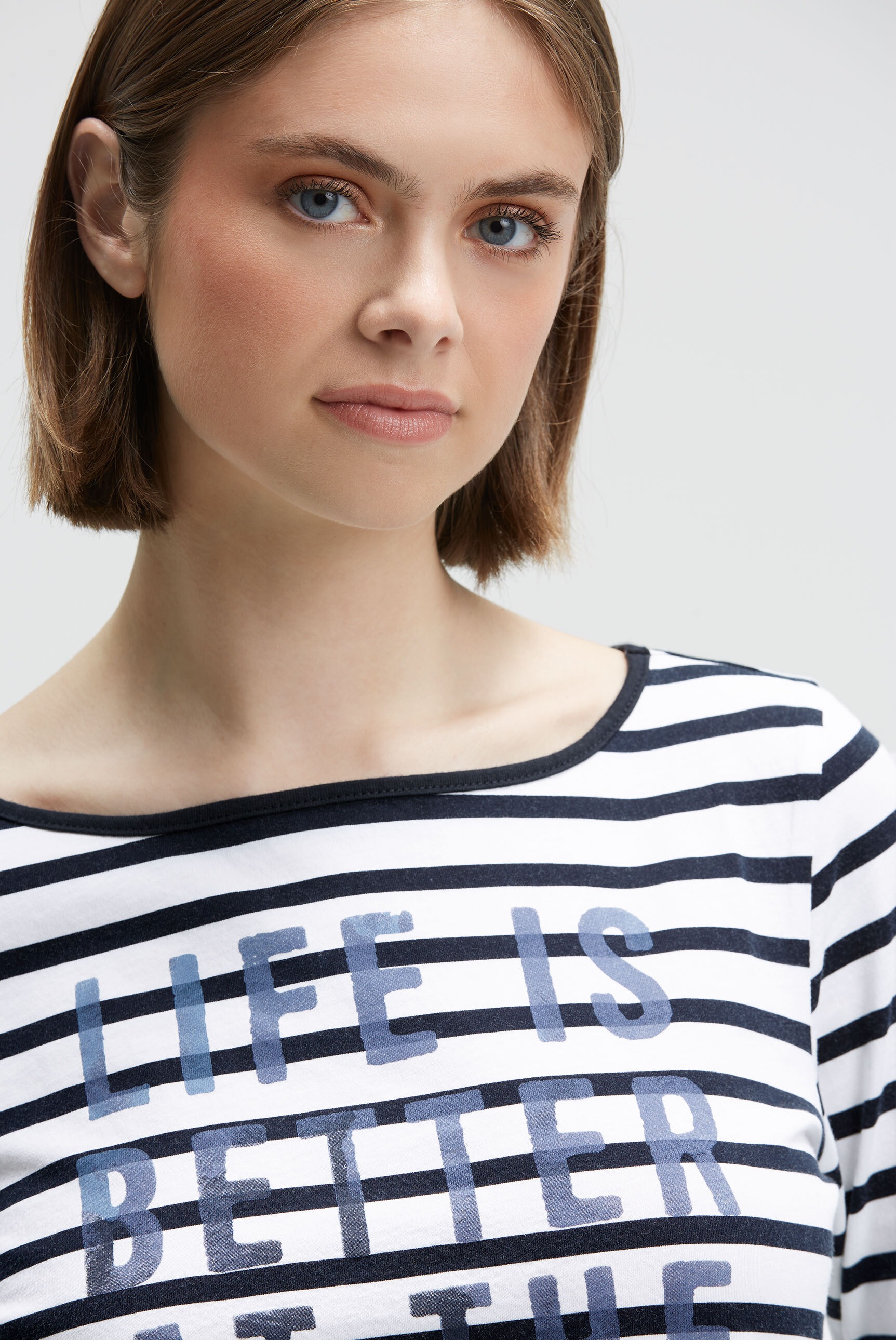 SOCCX Rundhalsshirt mit U-Boot-Ausschnitt