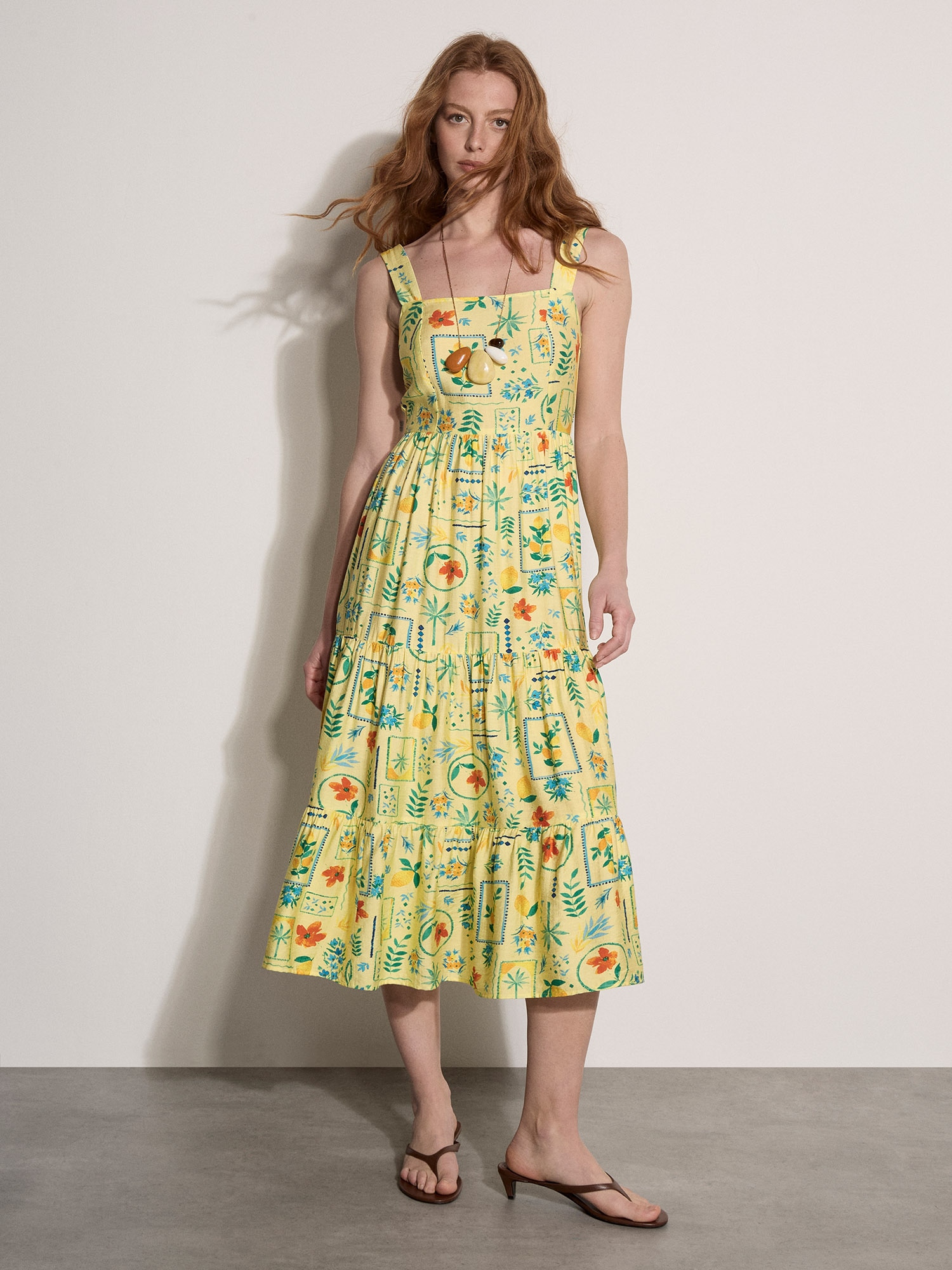 Apricot Midikleid "Gestuftes Midi-Kleid" mit Raffung und Blumenprint