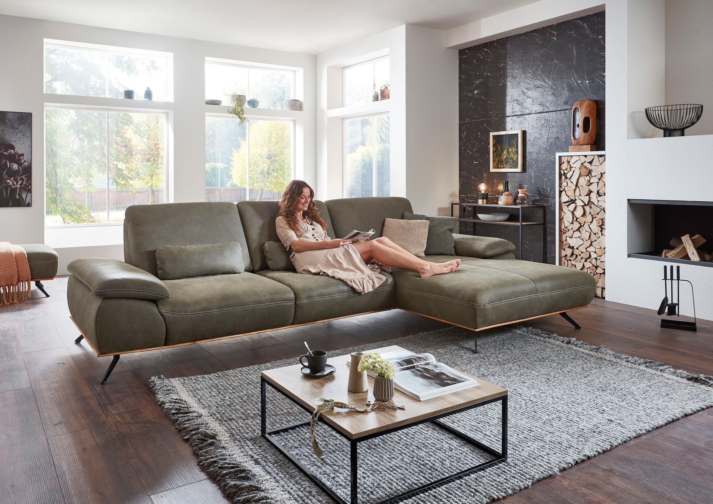 Die PlanBar Ecksofa "PN-EM18063 L-Form, B: 322 cm" optional mit echt bezogenem Rücken, Sitztiefen- und Armteilverstellung