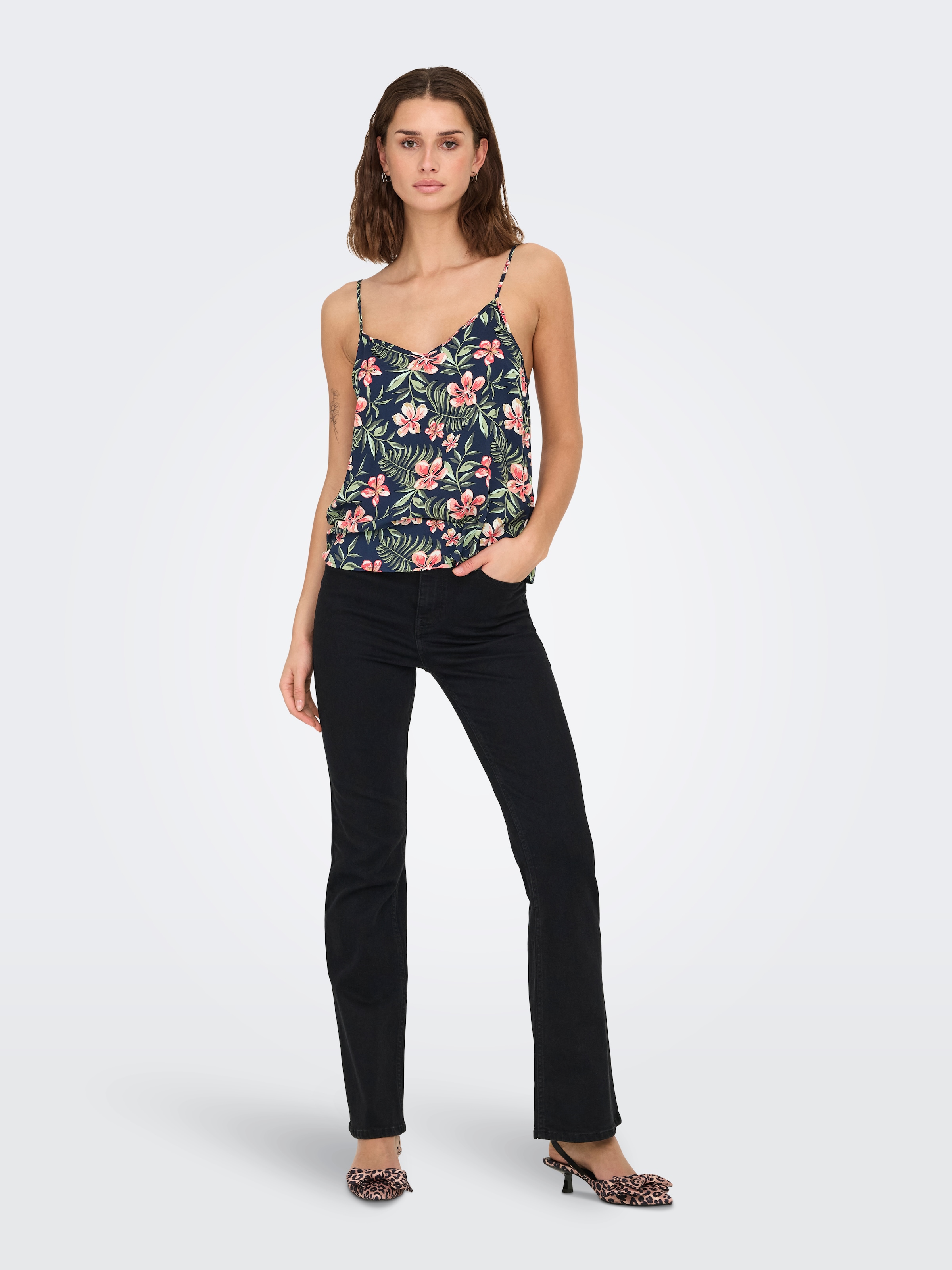 ONLY Spaghettitop »ONLNOVA LIFE PARIS SINGLET AOP PTM«